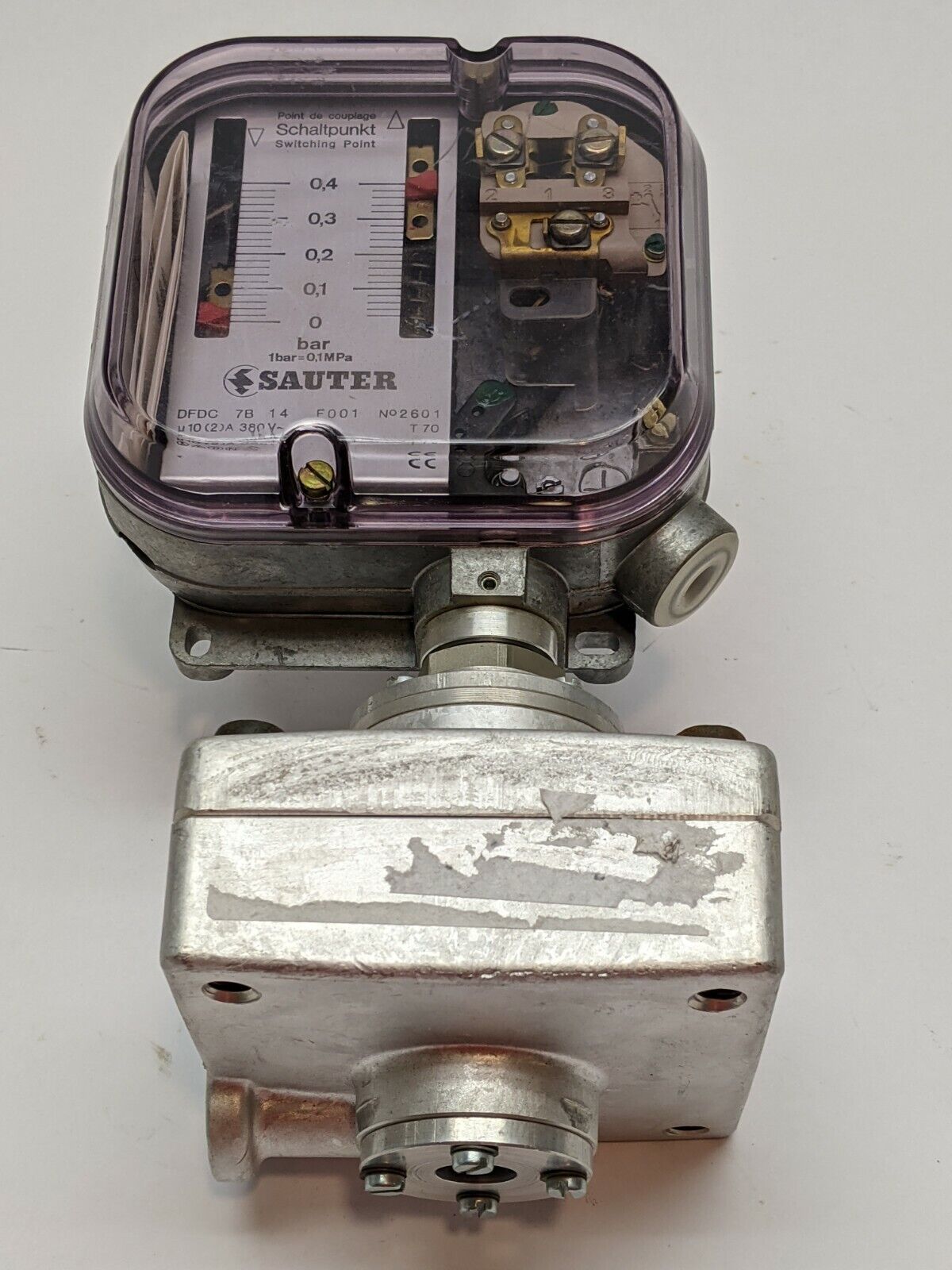 DFDC 7B 14 F001,2601 | Sauter DFDC 7B 14 F001 Differential Pressure Switch 2601 - Used - Maverick Industrial Sales