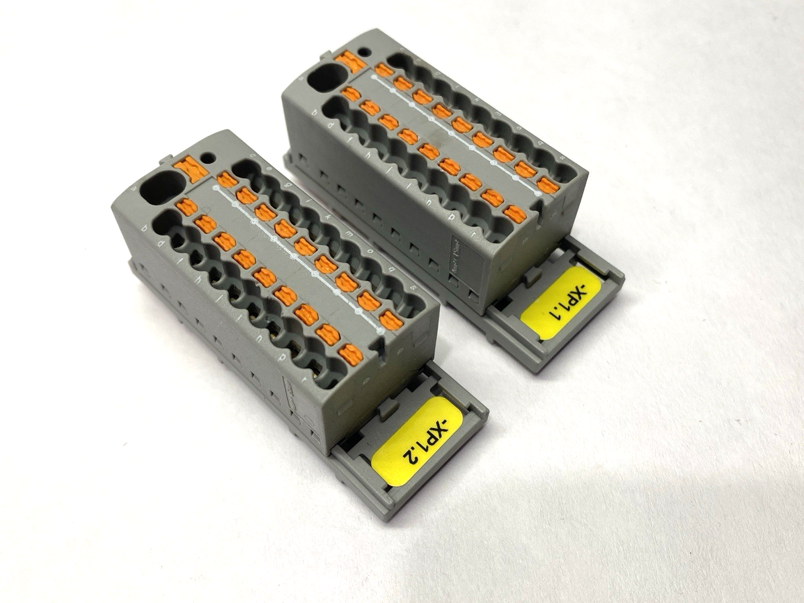 1047454 | Phoenix Contact PTFIX 4/18X1,5-NS35 GY Distribution Block LOT OF 2 - Used - Maverick Industrial Sales