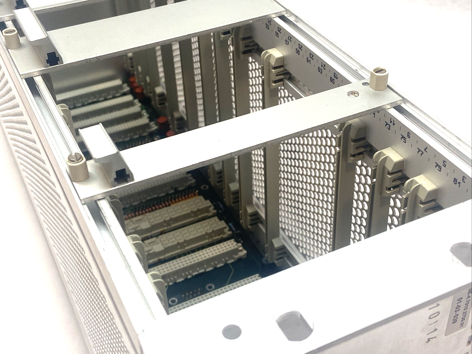 PSE-4.7010.2700.01 | F&K Delvotec Chassis w/ 1195 Rev. 1/B Backplane Board- Used - Maverick Industrial Sales