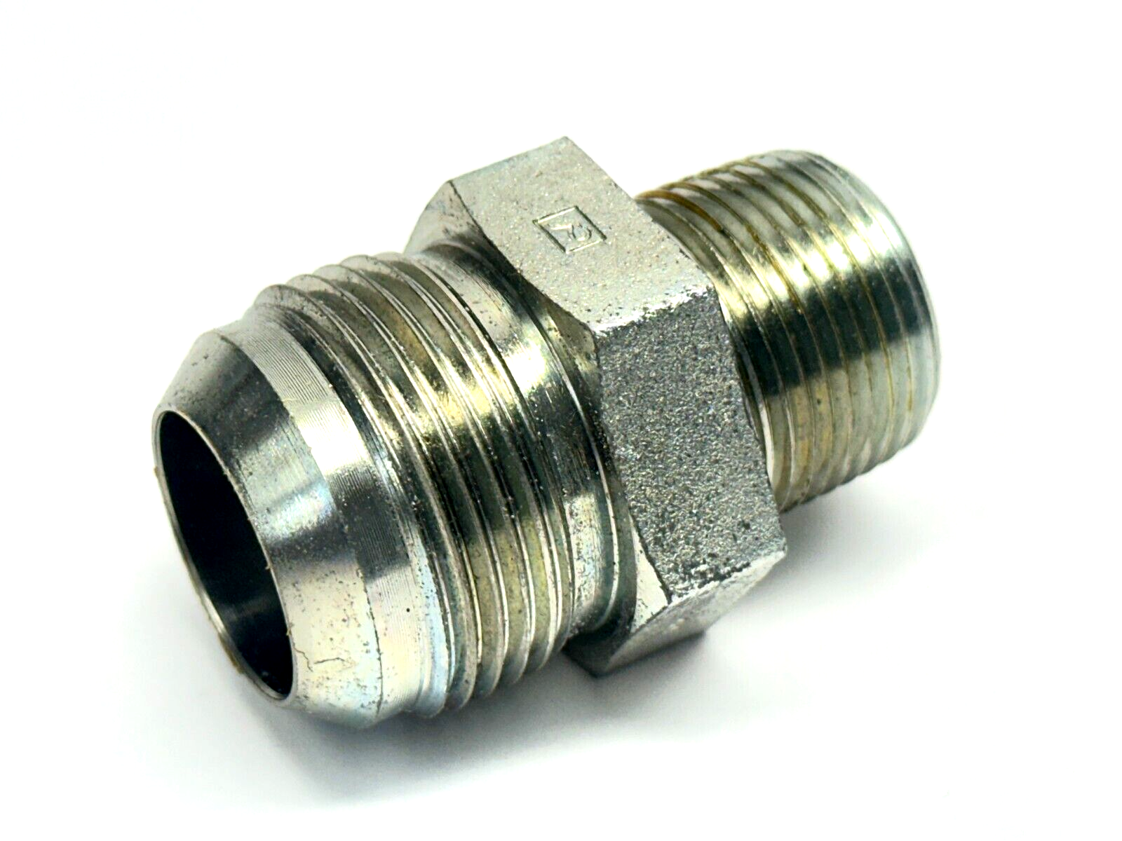 16-12 FTX-S | Parker Adapter 3/4" MNPT x 1" JIC - New – Open box - Maverick Industrial Sales