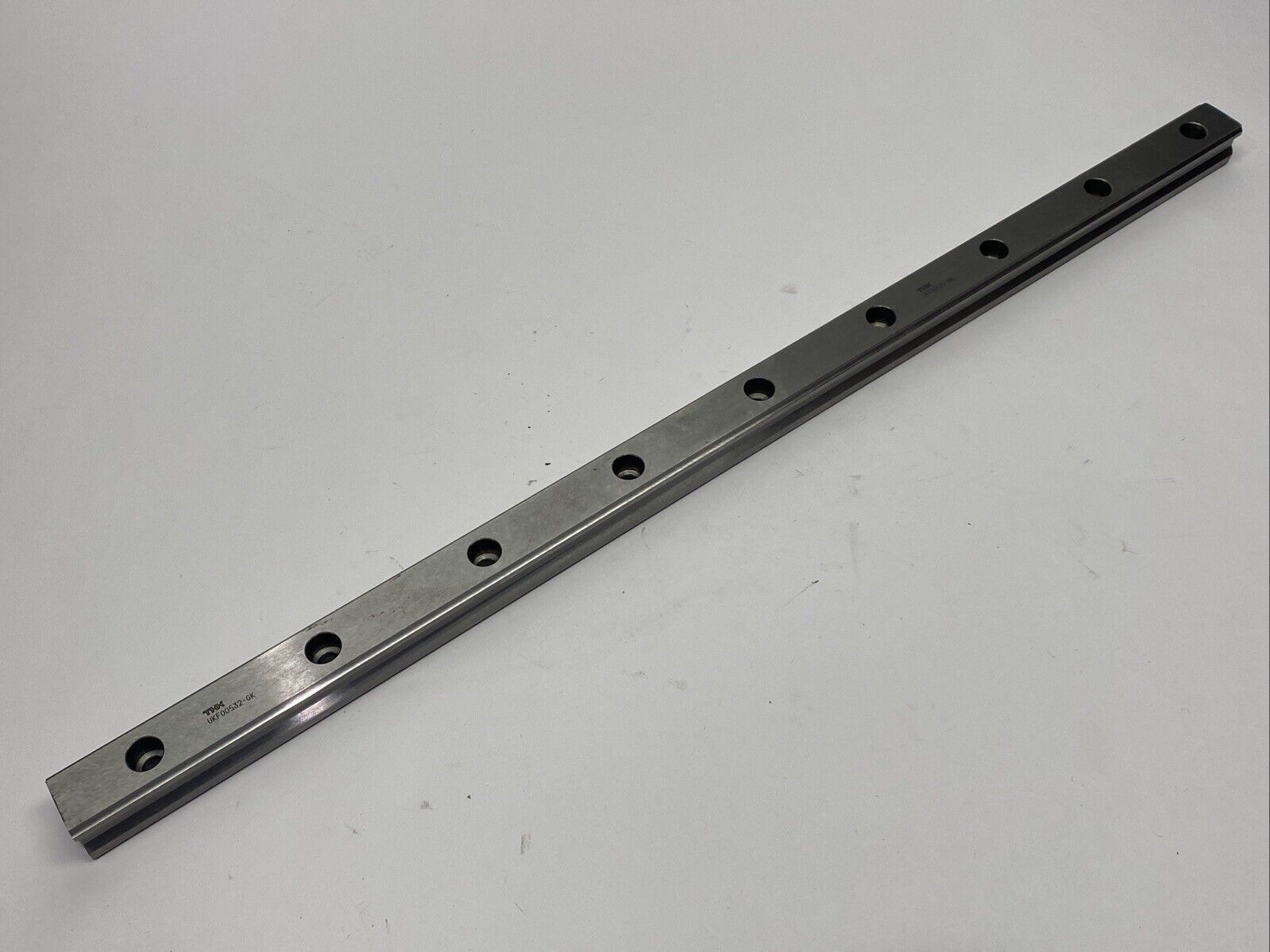 SHS25-530L | THK Linear Guide Standard Ball Profile Rail 530mm Length - New – Open box - Maverick Industrial Sales