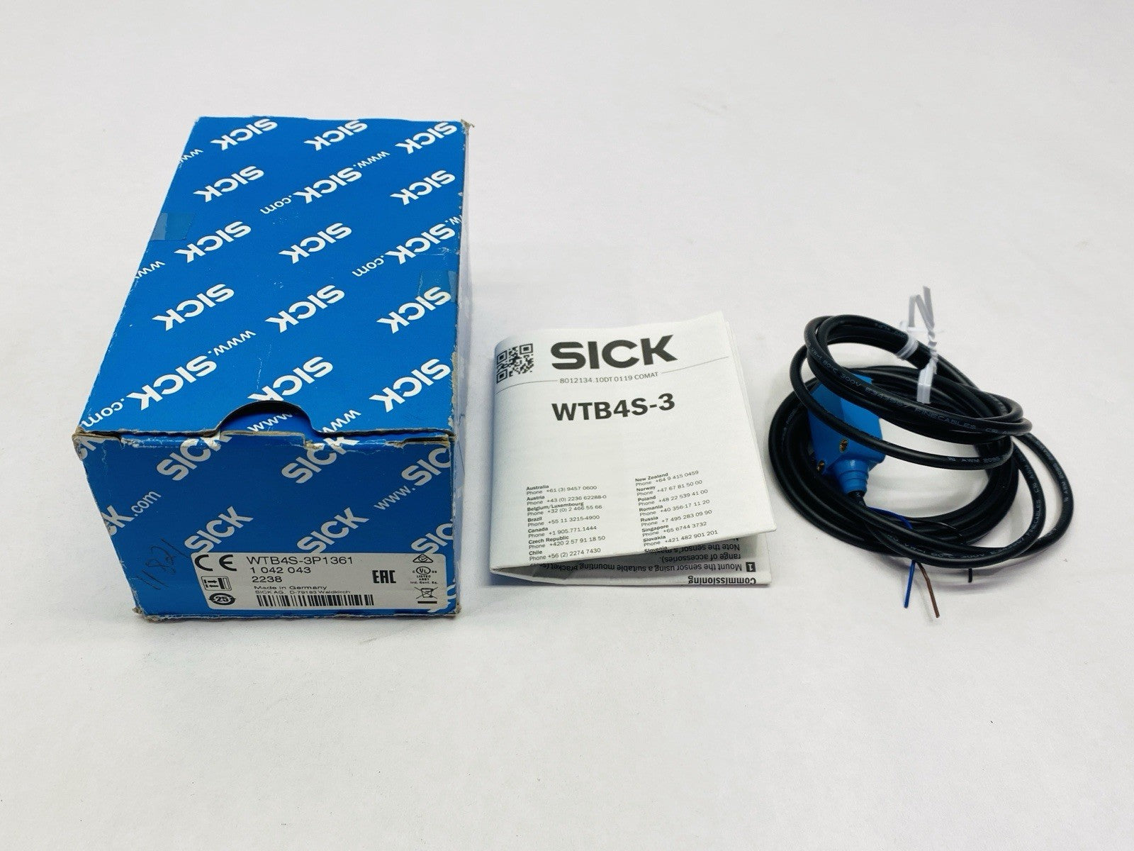WTB4S-3P1361, 1042043 | Sick WTB4S-3P1361 Photoelectric Sensor 1042043 - New – Open box - Maverick Industrial Sales