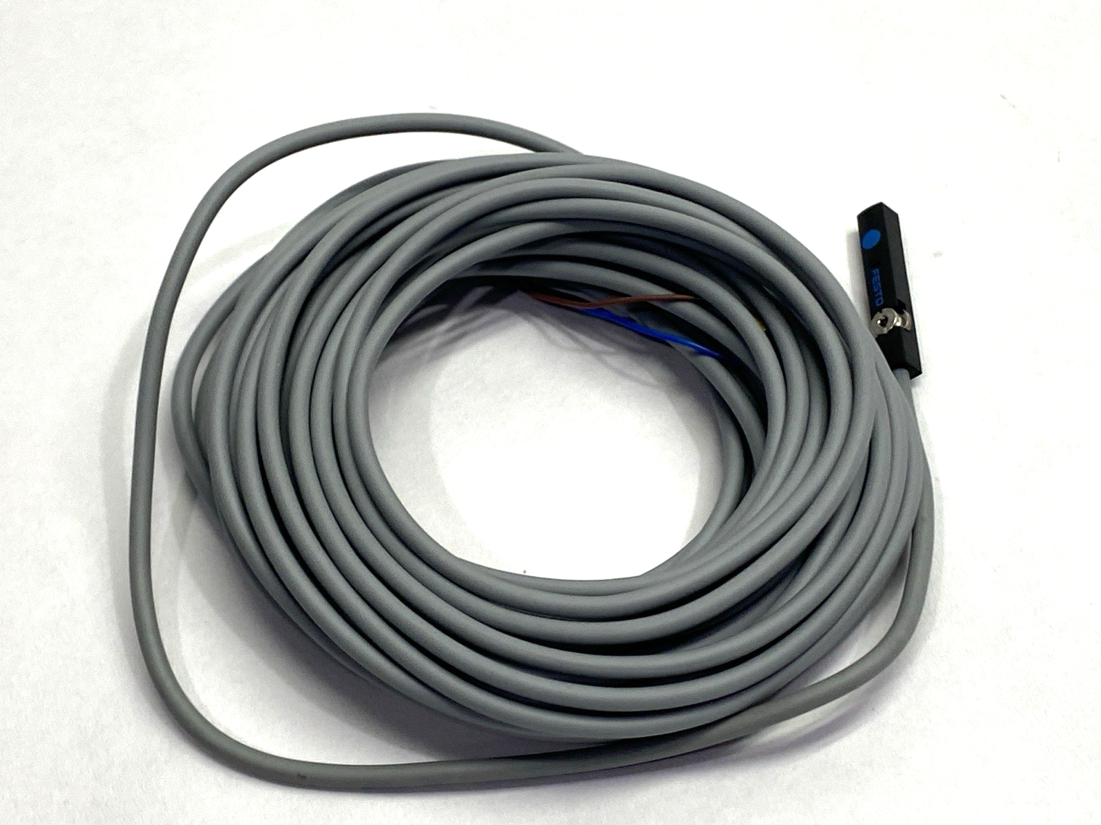 Festo SME-8M-DO-24V-K-7,5-OE Proximity Sensor T-Slot 551401 24VDC - Maverick Industrial Sales