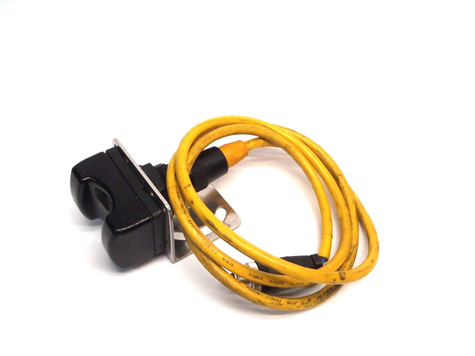 Banner Optical Touch Button w/ M6 Cordset 18AWG 105°C - Maverick Industrial Sales