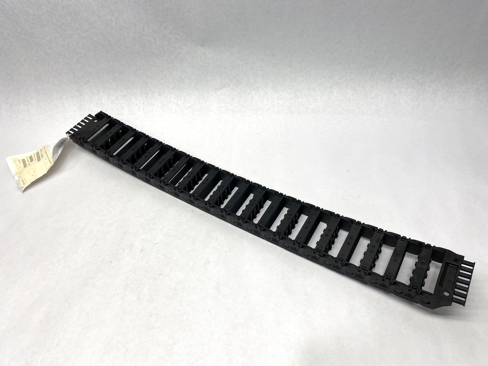 S20279847 | Igus E-Chain Assembly 26" Overall Length - New – Open box - Maverick Industrial Sales