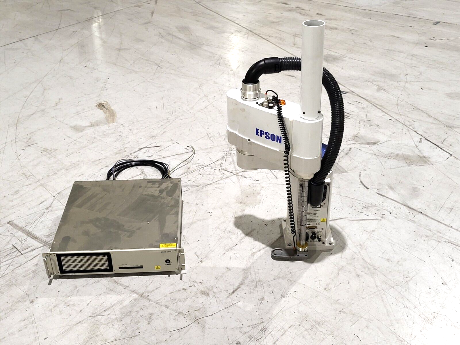Seiko Epson E2S453S-UL 4-Axis Robot Arm w/ RC520 Drive Unit NO CONTROLLER - Maverick Industrial Sales