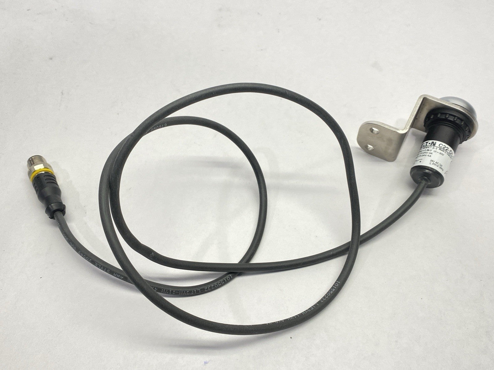 C22-DL-B-K10-24-P5 | Eaton Compact 22.5mm Pushbutton Blue Male M12 4-Pin - Used - Maverick Industrial Sales