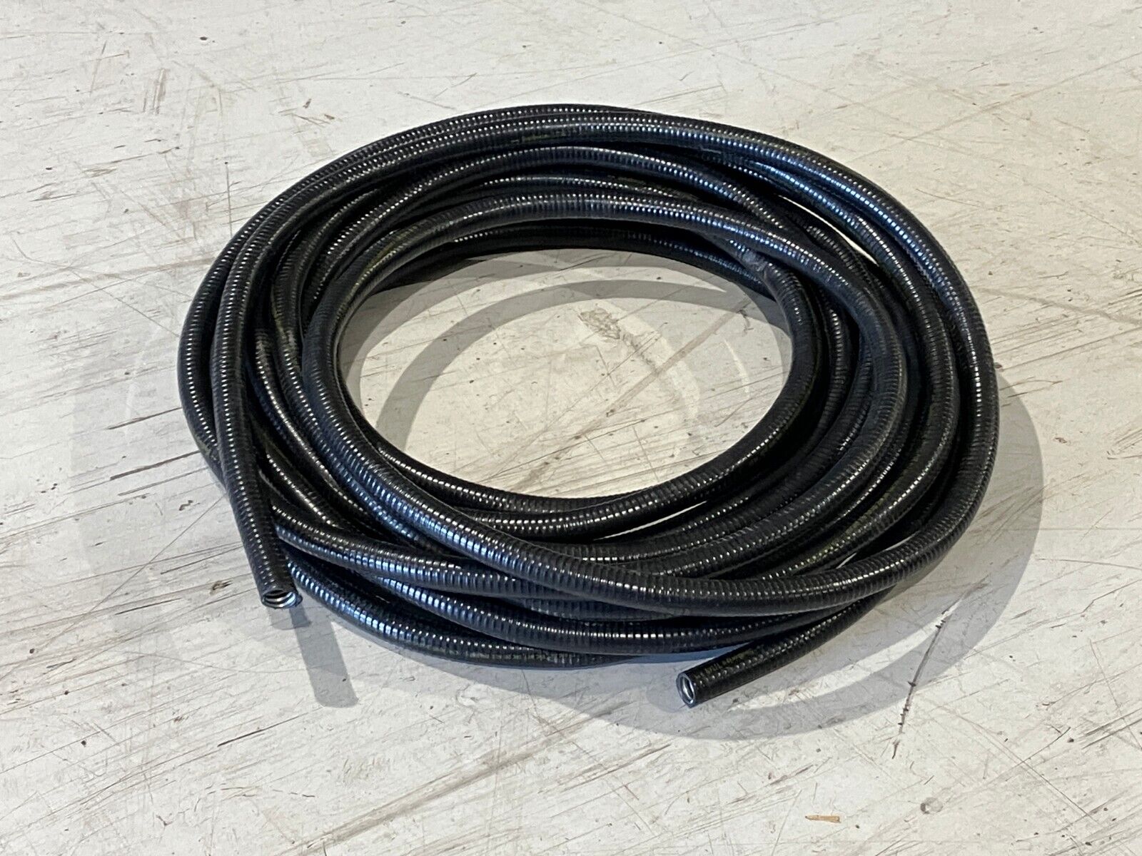 Southwire Titan 2 3/4 Type Liquid Tight Flexible Conduit Black 60' FT - New – Open box - Maverick Industrial Sales