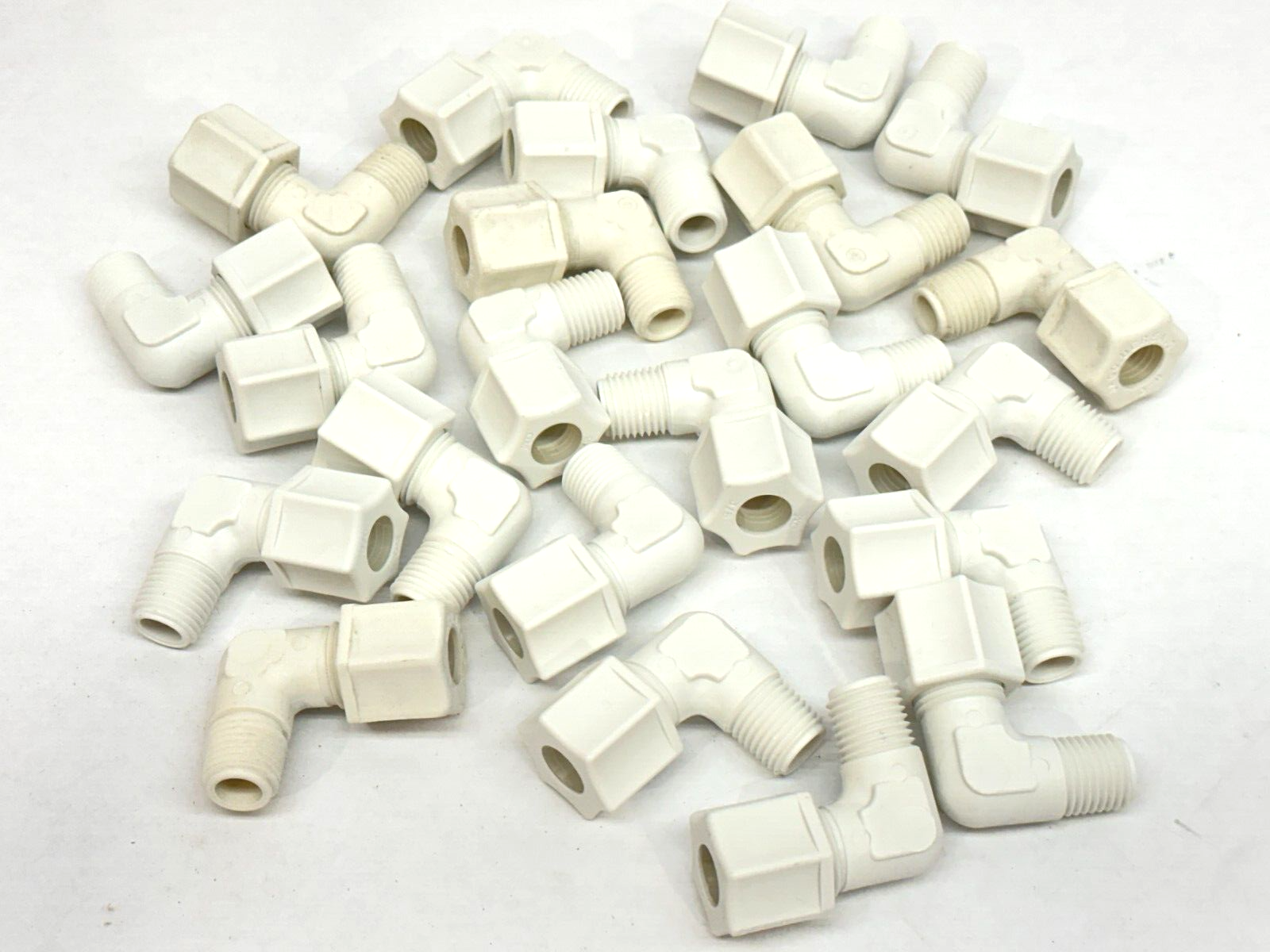 JACO 60-6-6-P-PG Polypropylene Male Branch Tee 3/8 OD Tube x 3/8 MPT LOT OF 5 - Maverick Industrial Sales
