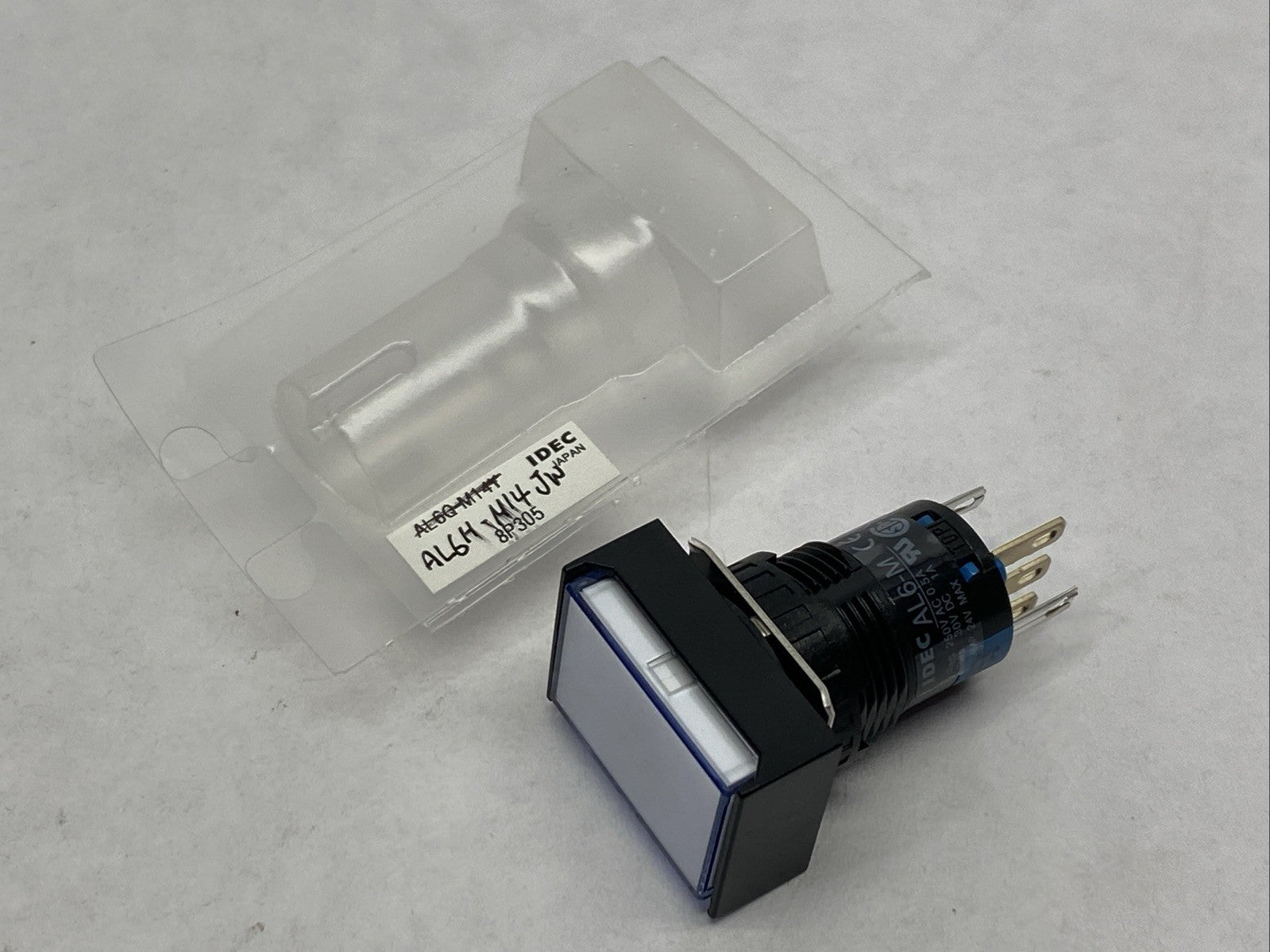 IDEC AL6H-M14-JW Illuminated Rectangular Pushbutton 16mm White - Maverick Industrial Sales