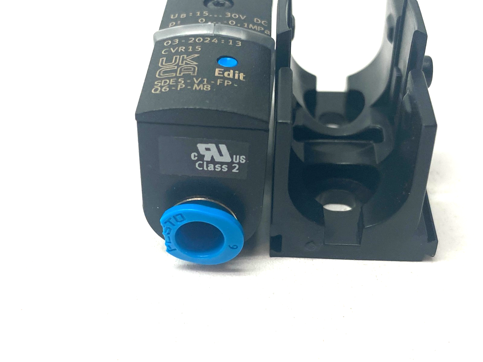 Festo SDE5-V1-FP-Q6-P-M8 Pressure Sensor, Switchable, 542887 CHIPPED PUSH-IN - Maverick Industrial Sales