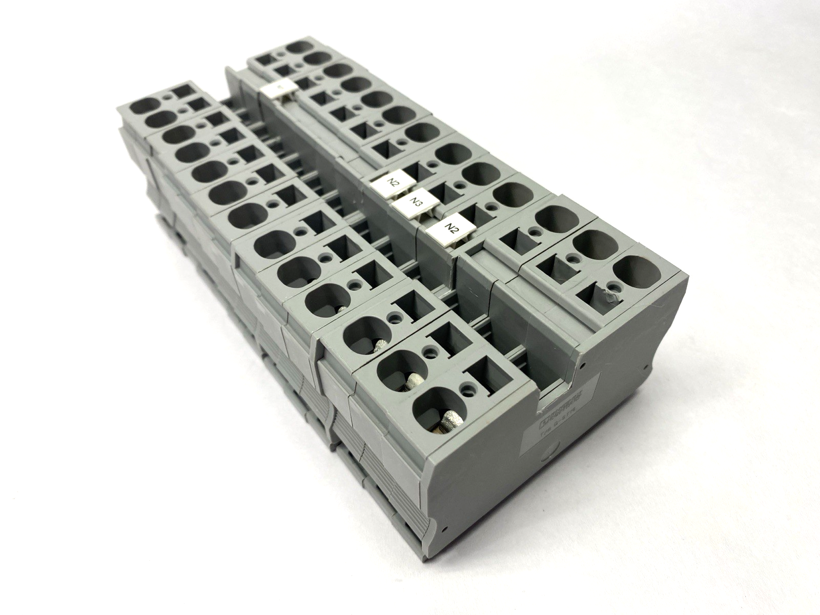 ST 16 | Phoenix Contact Feed-Through Terminal Block 3036149 LOT OF 13 - Used - Maverick Industrial Sales