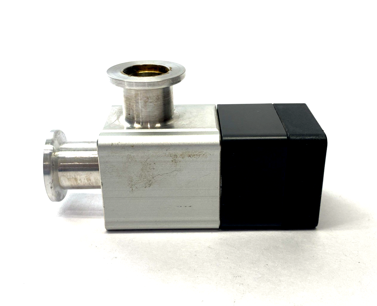 VAT 26424-KA11-0002 HV Vacuum Angle Valve ISO-KF DN 16, 5/8" - Maverick Industrial Sales