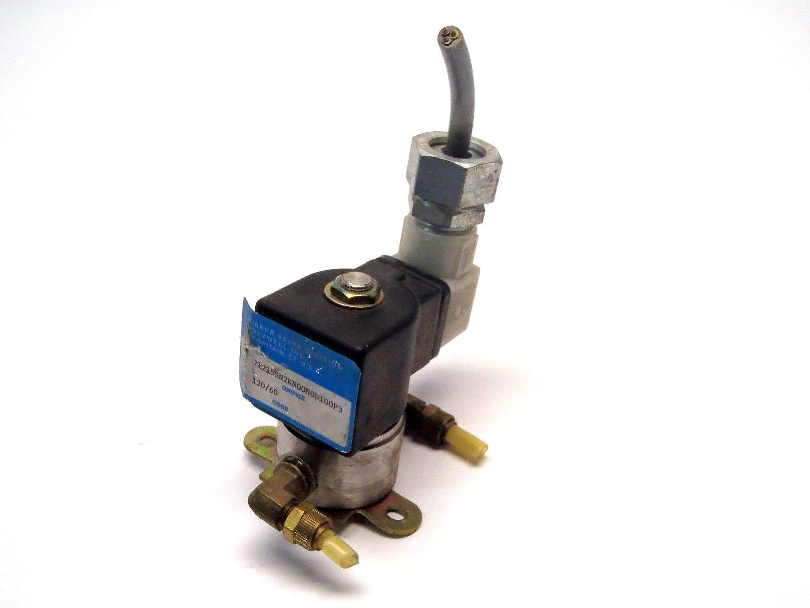 Skinner Valve Honeywell 71215SN2KN00N0D100P3 NC Solenoid Valve 120/60 - Maverick Industrial Sales