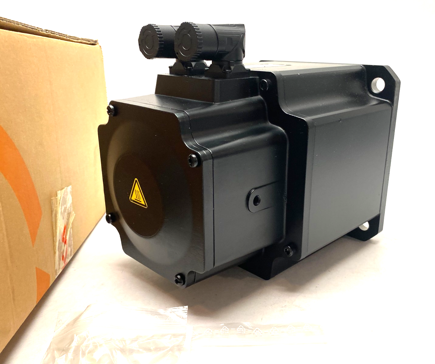 Kuka 00-334-485 Servo Motor 5,5kW L0 ME, ME_260_190_30_L0 - New – Open box - Maverick Industrial Sales