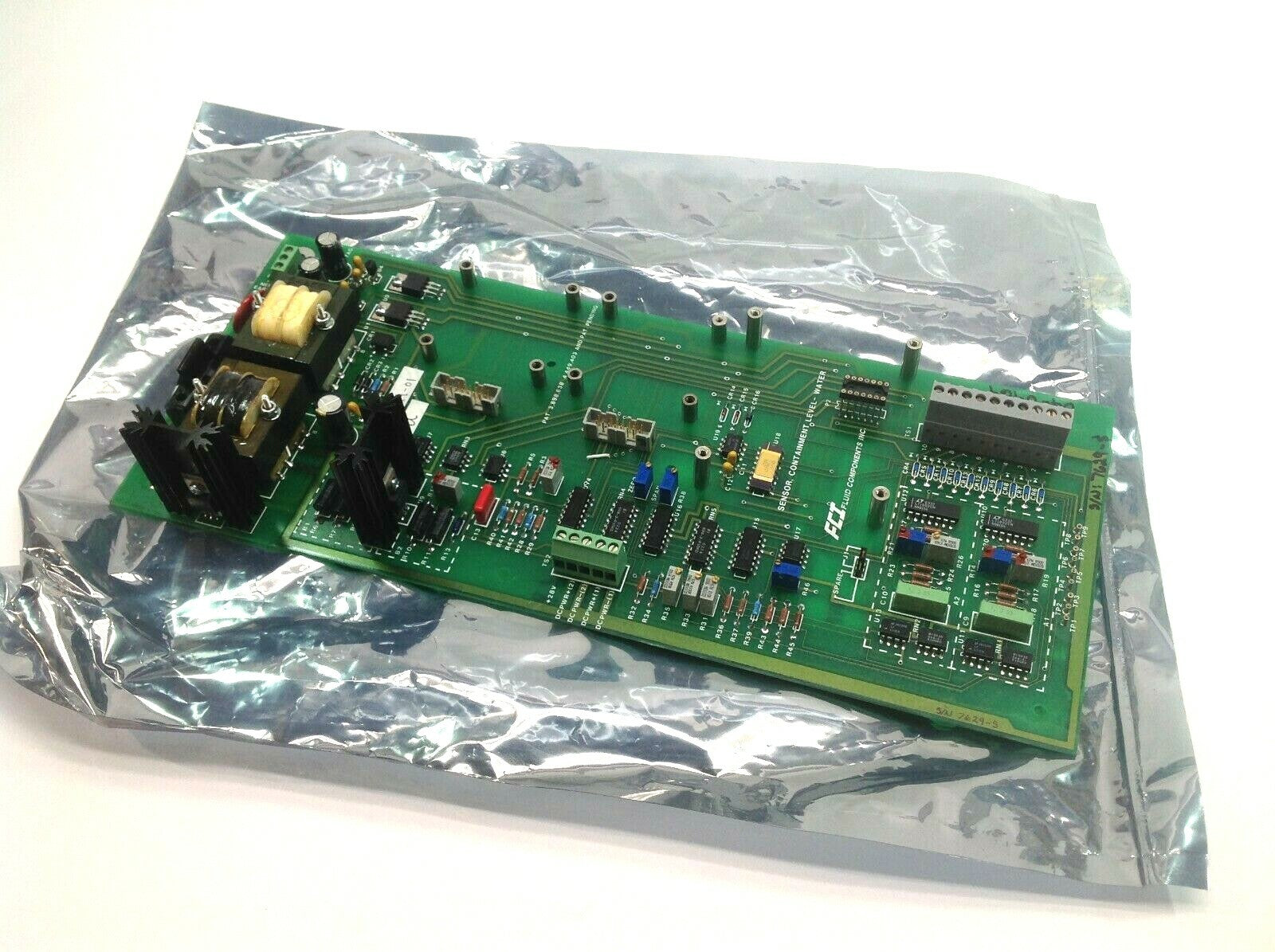 Fluid Components INC. 012919-01 REV U Sensor, Containment Level -Water 012918-01 - New – Open box - Maverick Industrial Sales