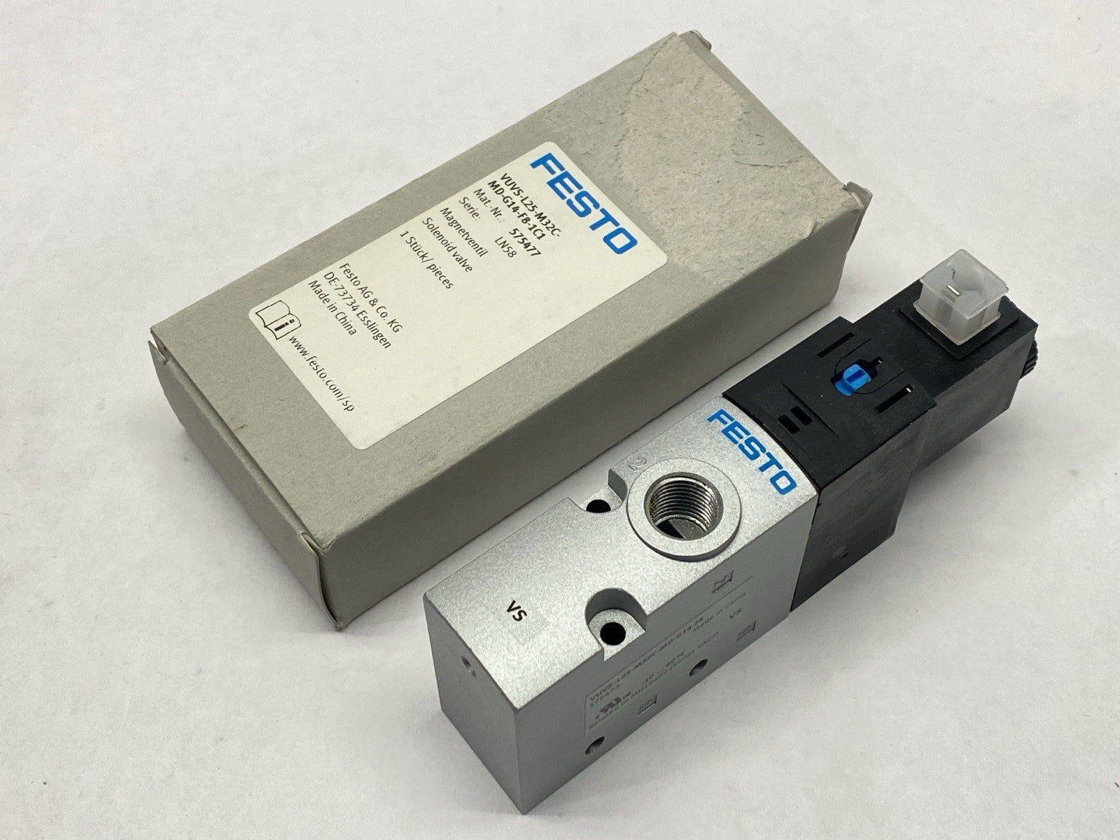 Festo VUVS-L25-M32C-MD-G14-F8-1C1 Pneumatic Solenoid Valve 575477 - Maverick Industrial Sales
