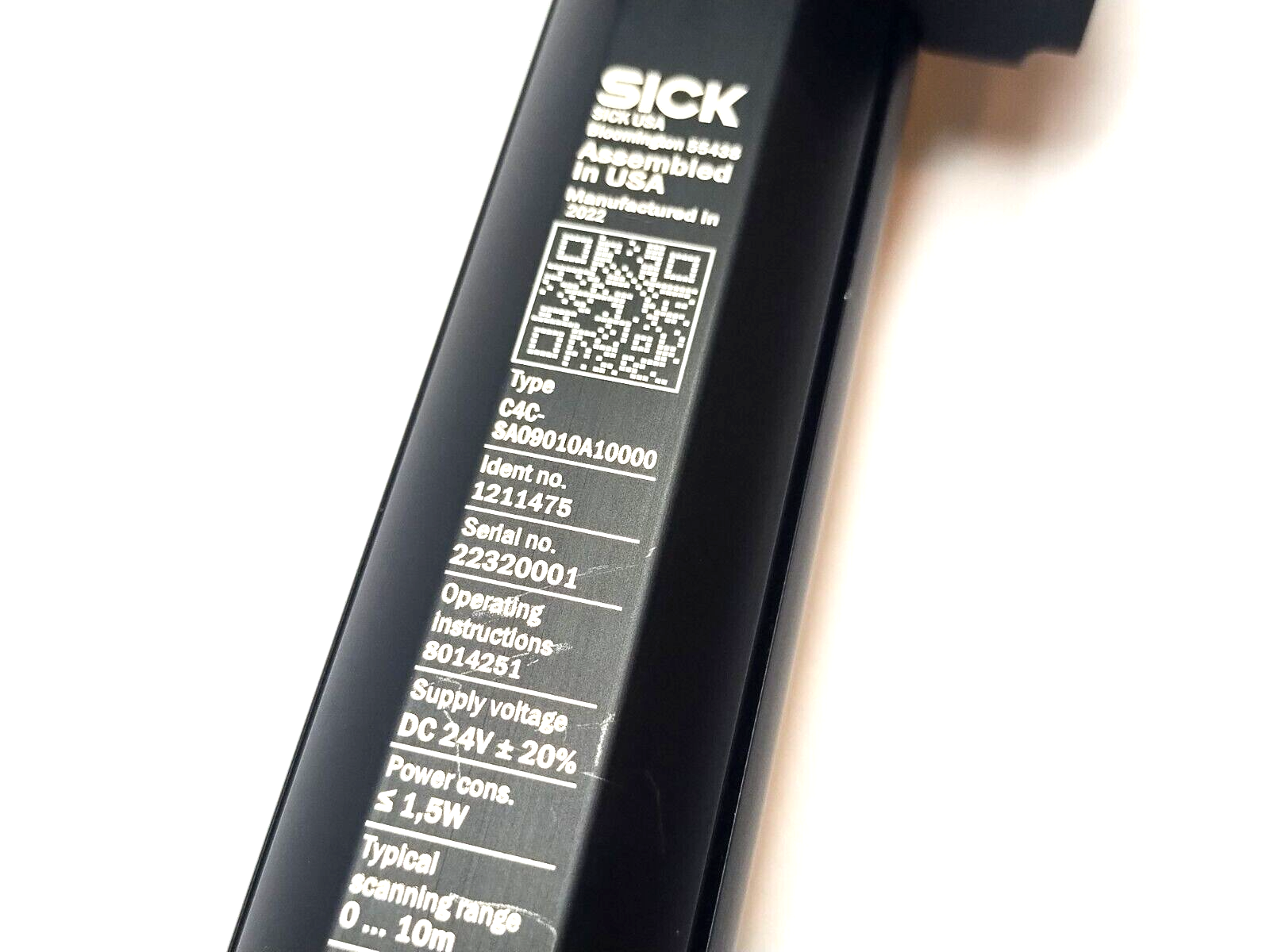 Sick C4C-SA09010A10000 deTec4 Safety Light Curtain Sender Unit 900mm 1211475 - New – Open box - Maverick Industrial Sales