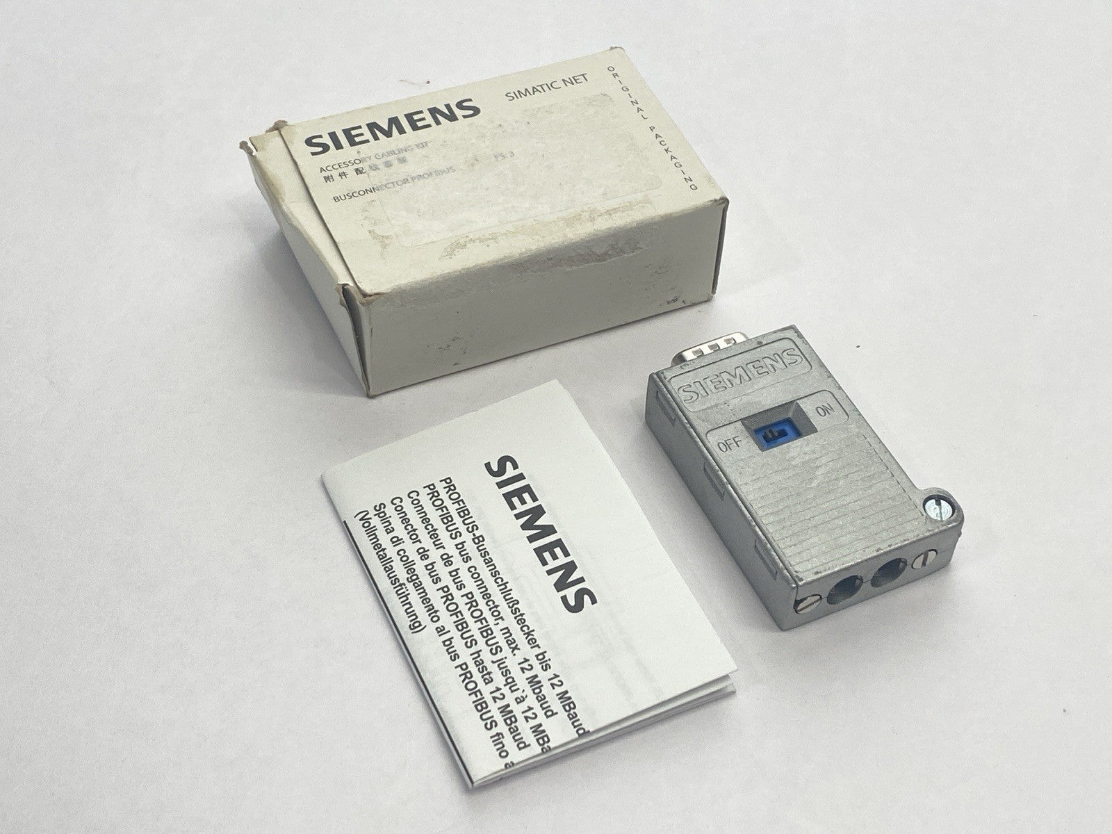 Siemens 6GK15000EA02 PROFIBUS Connector 12 Mbit/s - Maverick Industrial Sales