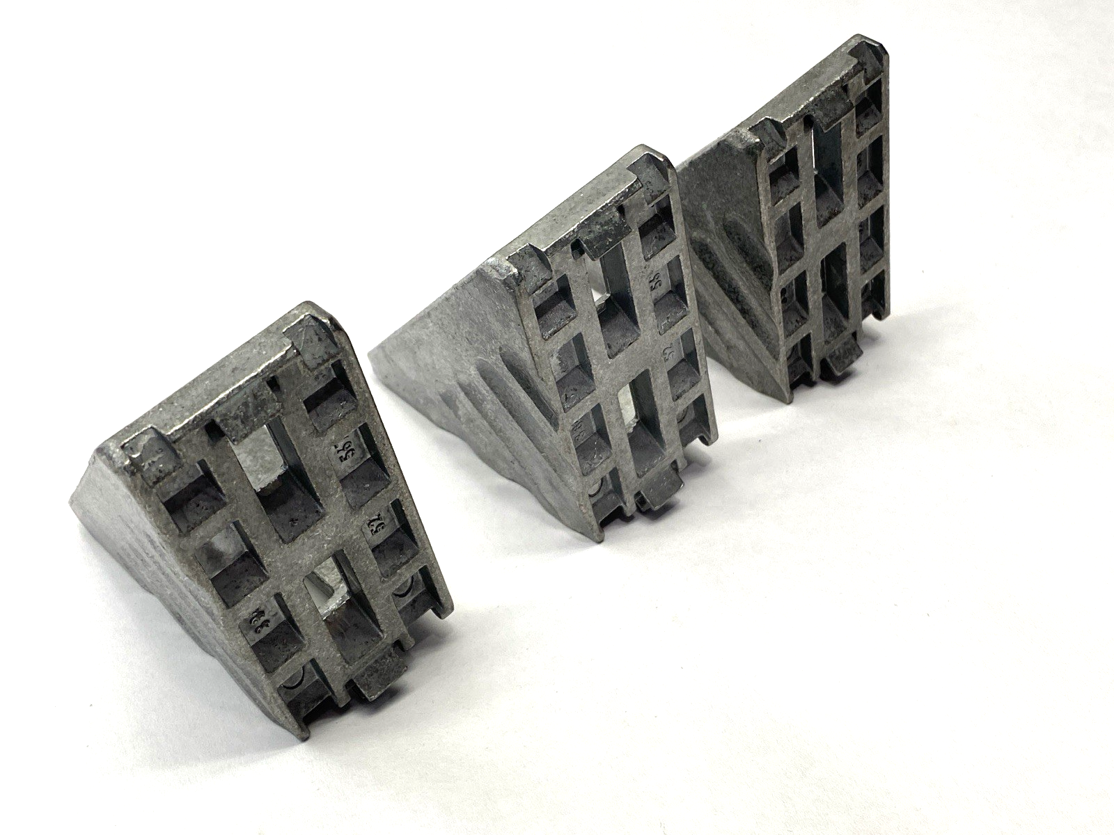 3842523567 | Bosch Rexroth Gusset Right Angle Bracket 45mm x 90mm LOT OF 3 - New Other - Maverick Industrial Sales