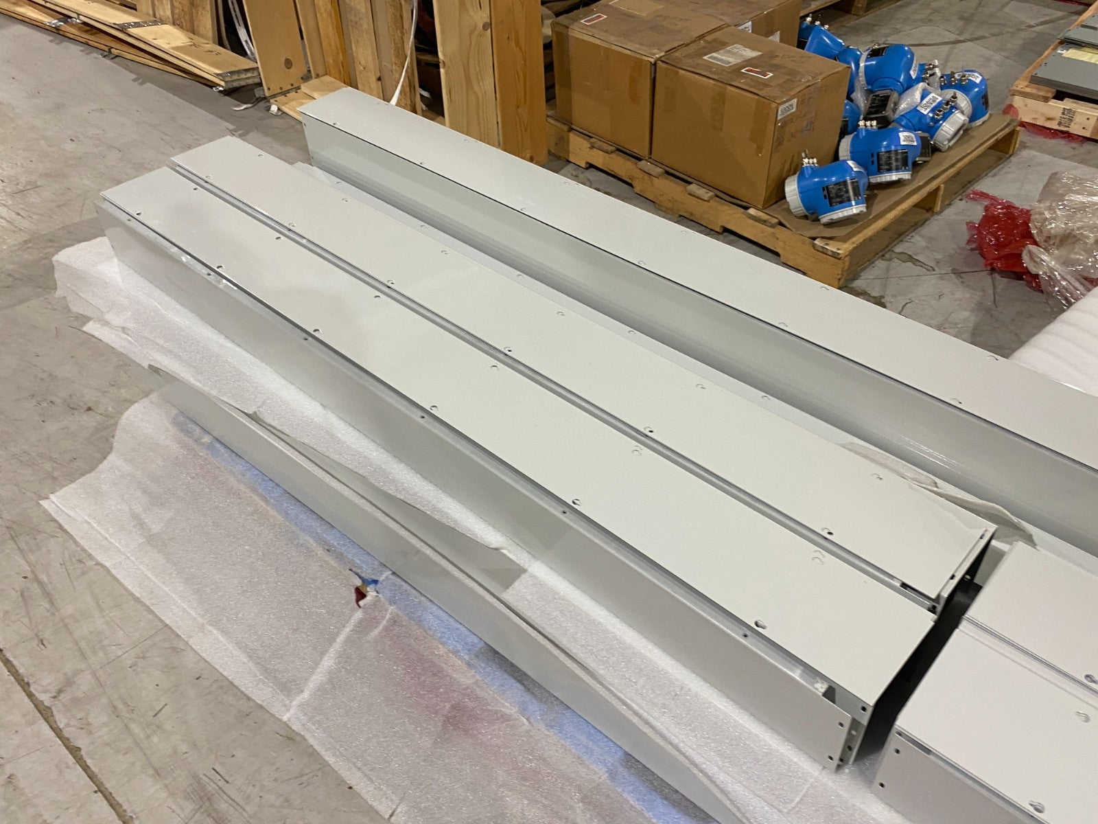 LOT OF 15 Hoffman 10' Wireway Section & Covers, 4x 6' Sect, 2x 4' Sect, WHITE - Maverick Industrial Sales