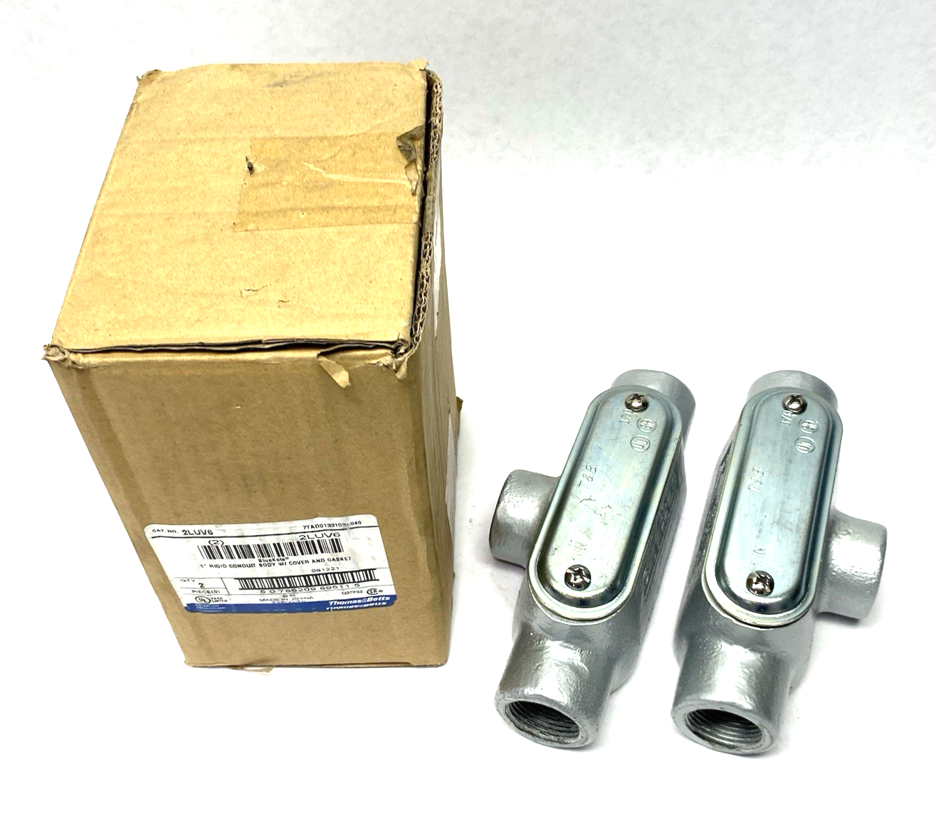Thomas & Betts 2LUV6 T-Style Conduit Outlet Body 1" w/ Gasket & Cover BOX OF 2 - Maverick Industrial Sales