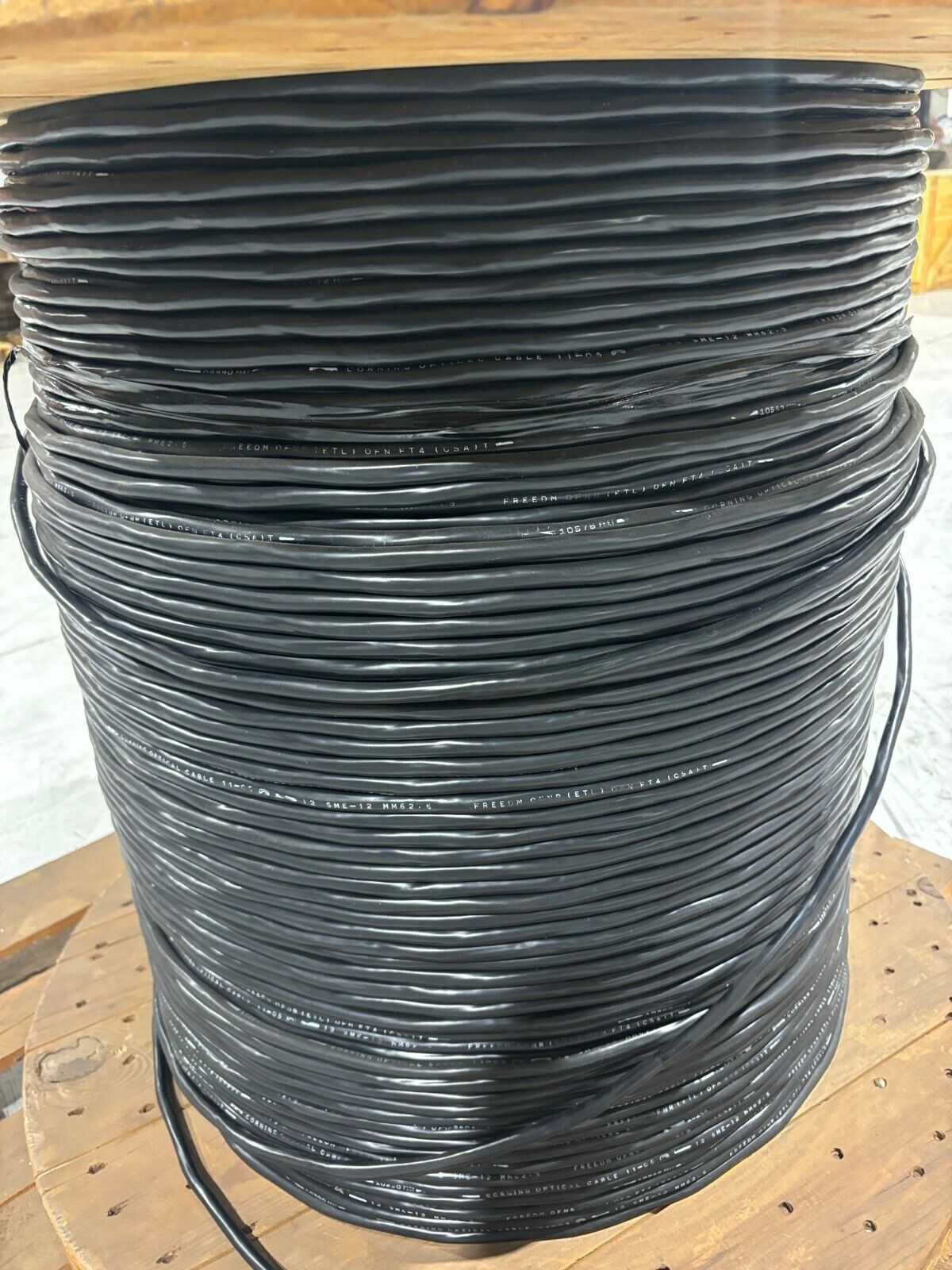 Corning Optical Cable 11-05, SME-12, 24-F Hybrid LT In/Out Riser Cable, 1600-FT - Open box - Maverick Industrial Sales