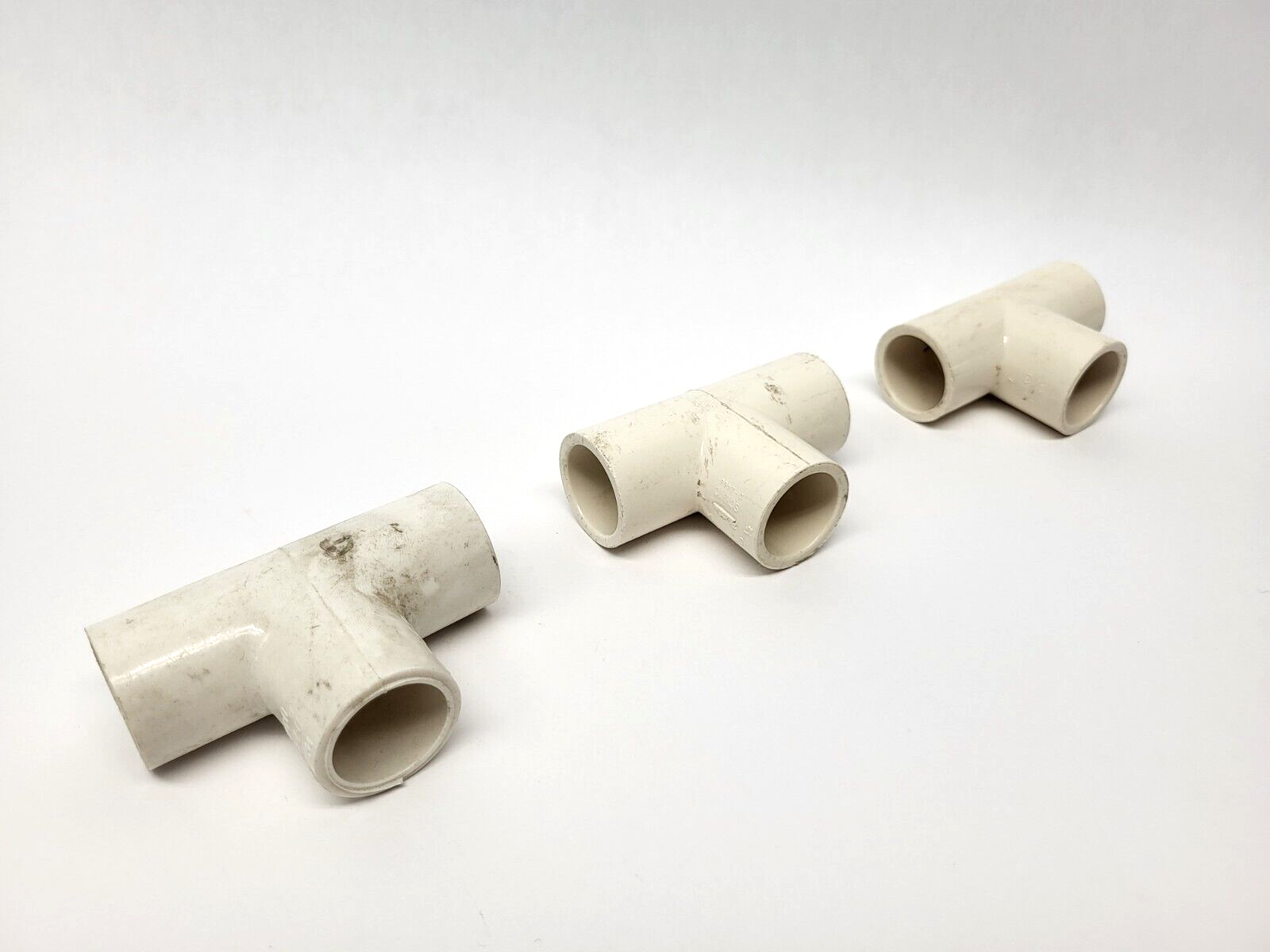 PVC 1/2" Tee LOT OF 3 - New – Open box - Maverick Industrial Sales