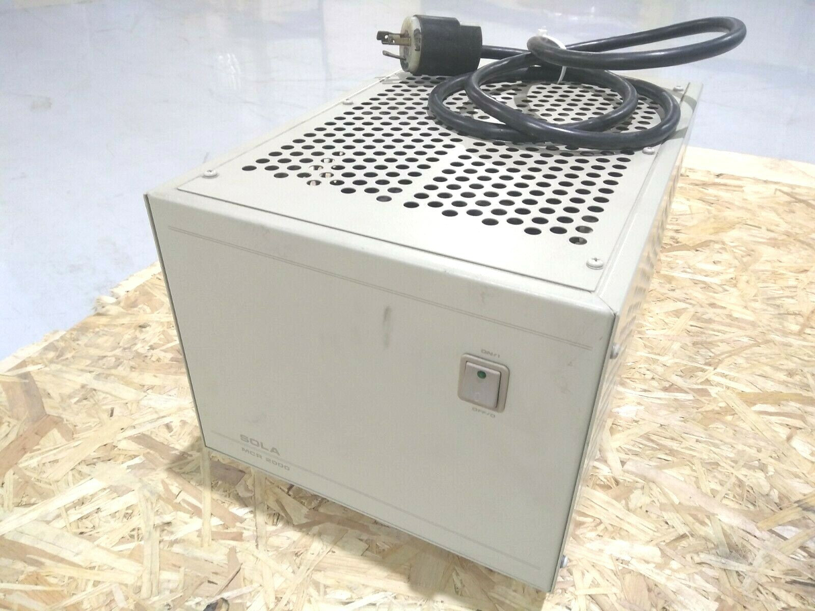 GS Sola 63-13-220-06 MCR 2000 Portable Regulator 2000VA Voltage In/Out 120V - Used - Maverick Industrial Sales