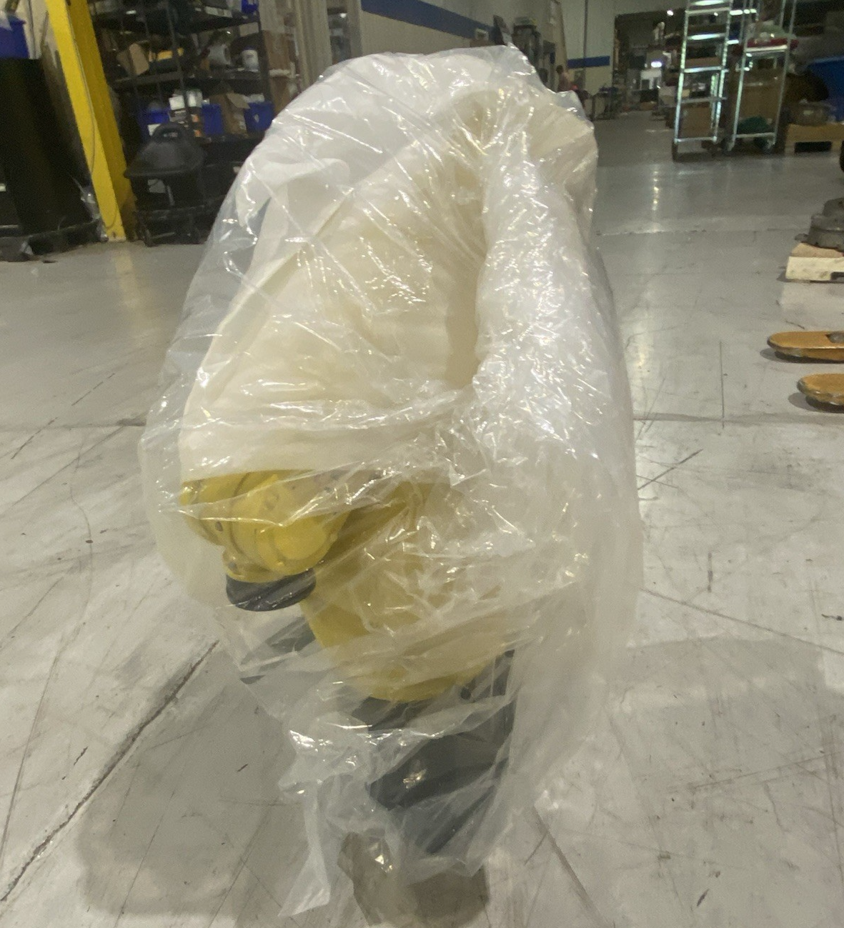 A05B-1142-B201 | Fanuc Compact 6-Axis Robot LR Mate 200iD, 717mm Reach 25kg- New – Open box - Maverick Industrial Sales