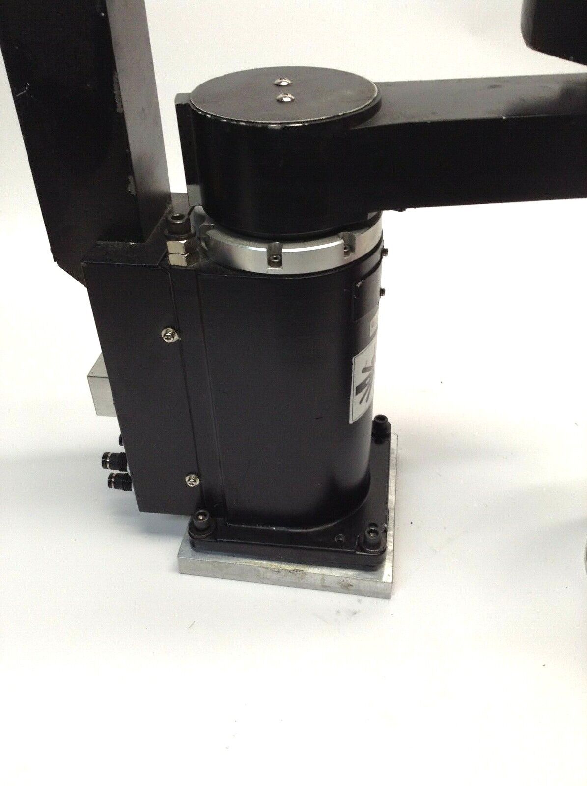 Seiko Epson E2C351S-UL 4 Axis Robot Arm 00835 Manipulator 05/2004 - For parts or not working - Maverick Industrial Sales