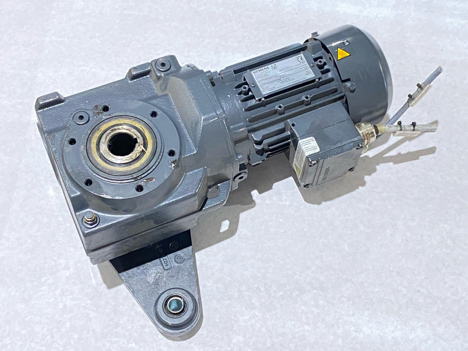 Siemens 2KJ3603-5CF21-4DV1-Z+CAD49-LE71ZMK4 SIMOGEAR Geared Motor Assembly - Maverick Industrial Sales