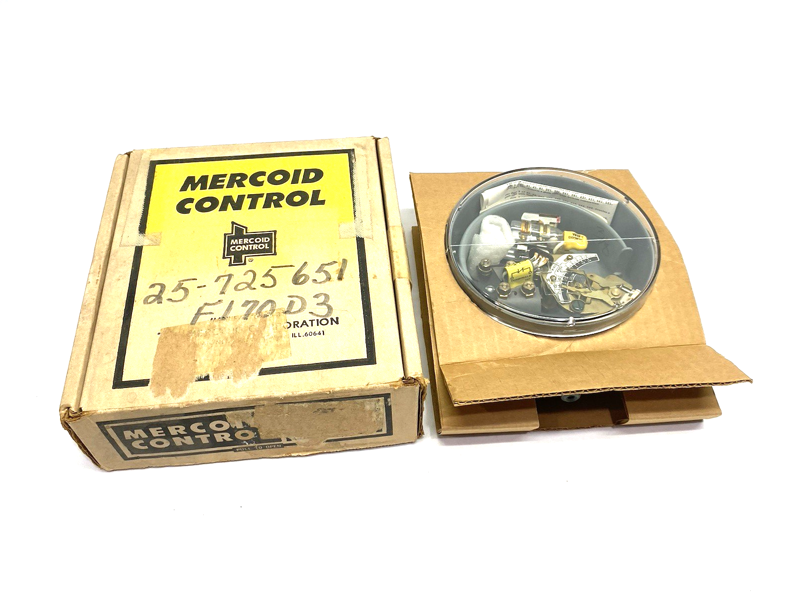 Dwyer Omega, Mercoid Controls DA-31-127-3A Pressure Switch, Adjustable Diff. - Maverick Industrial Sales