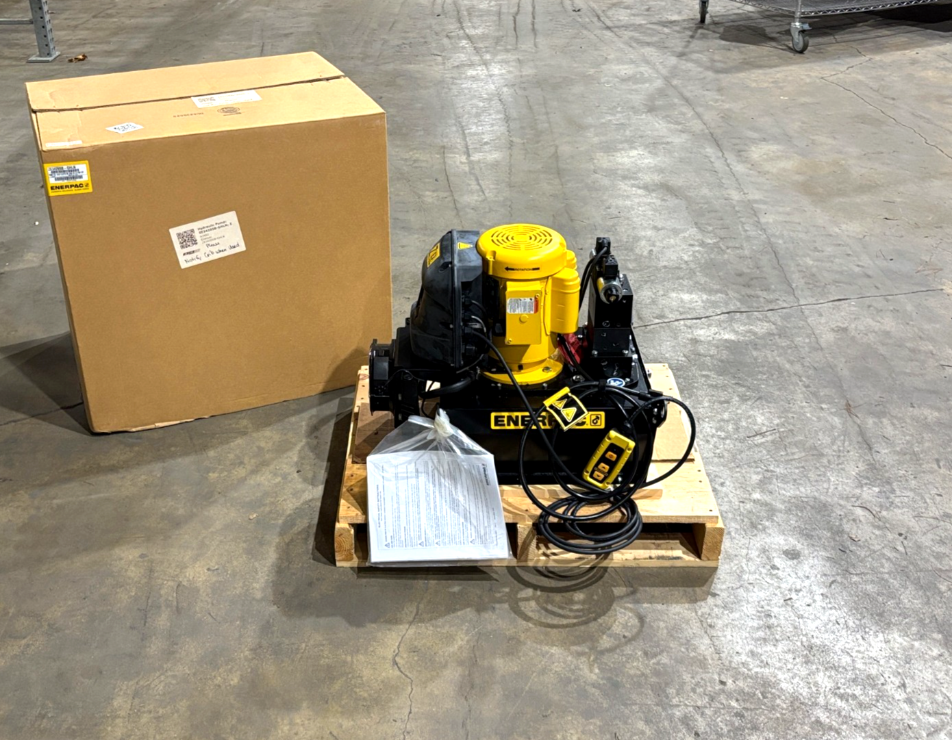Enerpac ZE3420SB-GHLN Electric Hydraulic Pump, 10,000 PSI, ZE3, 115V, 20L - Maverick Industrial Sales