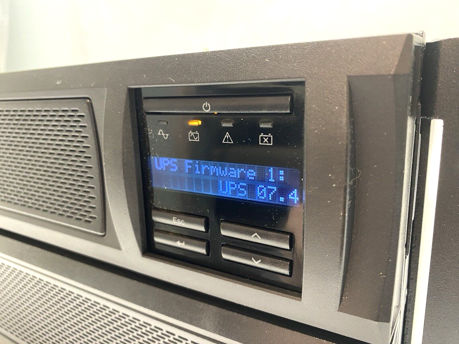 APC SMX2200HV Smart-UPS X 2200VA Rack/Tower LCD 200-240V -Mount Dented - For parts or not working - Maverick Industrial Sales