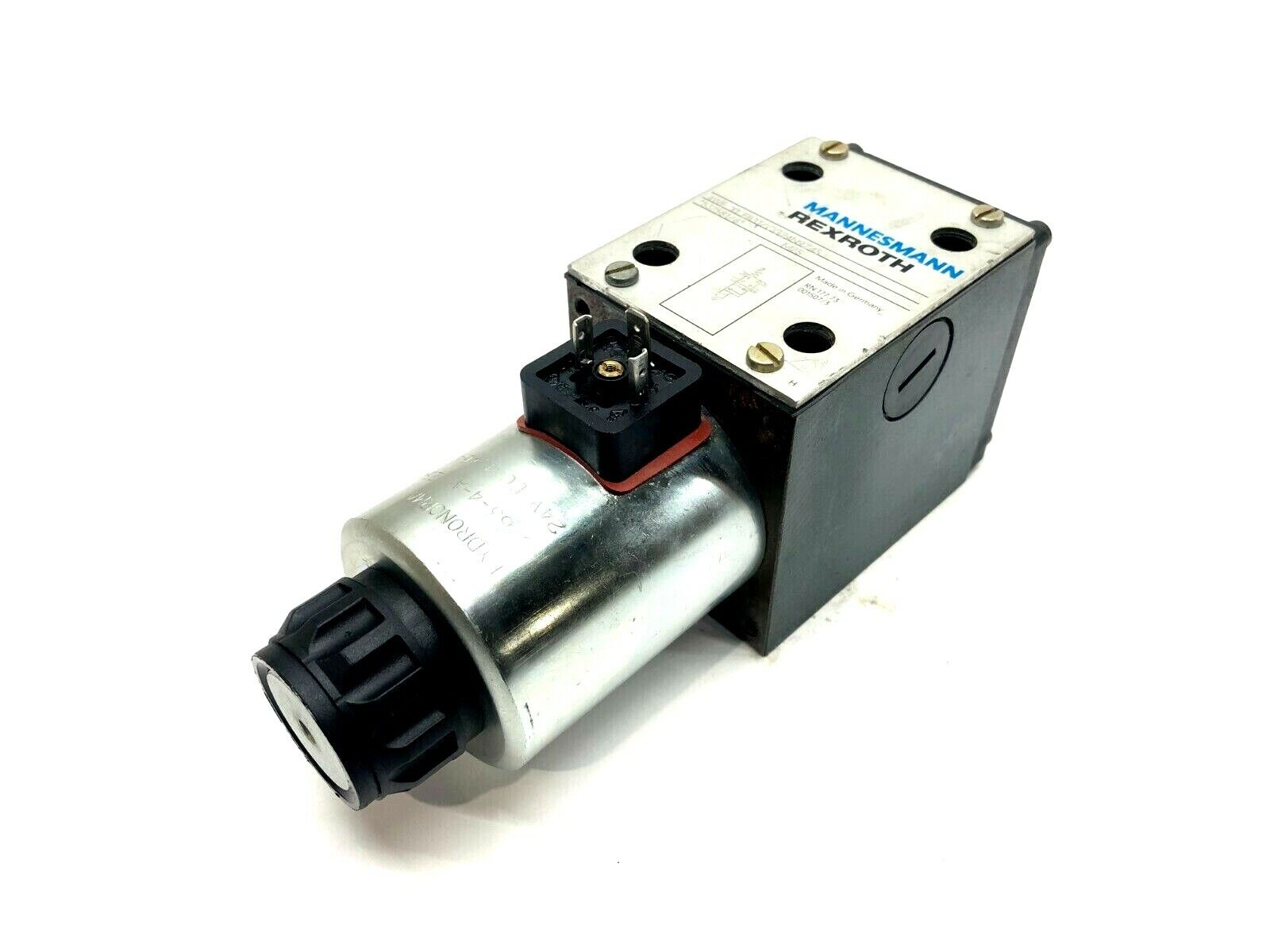 Mannesmann Rexroth 4WE 10 EB31/CG24N9Z45 Control Valve Hydronorma GZ63-4-A 24VDC - Used - Maverick Industrial Sales