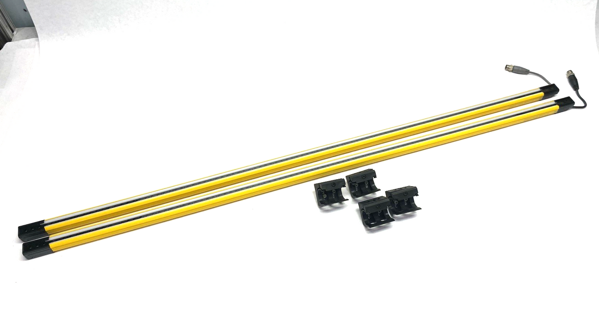 GL-VM103FP | Keyence Safety Light Curtains Finger-protection Type 103 Optical Axes - New – Open box - Maverick Industrial Sales