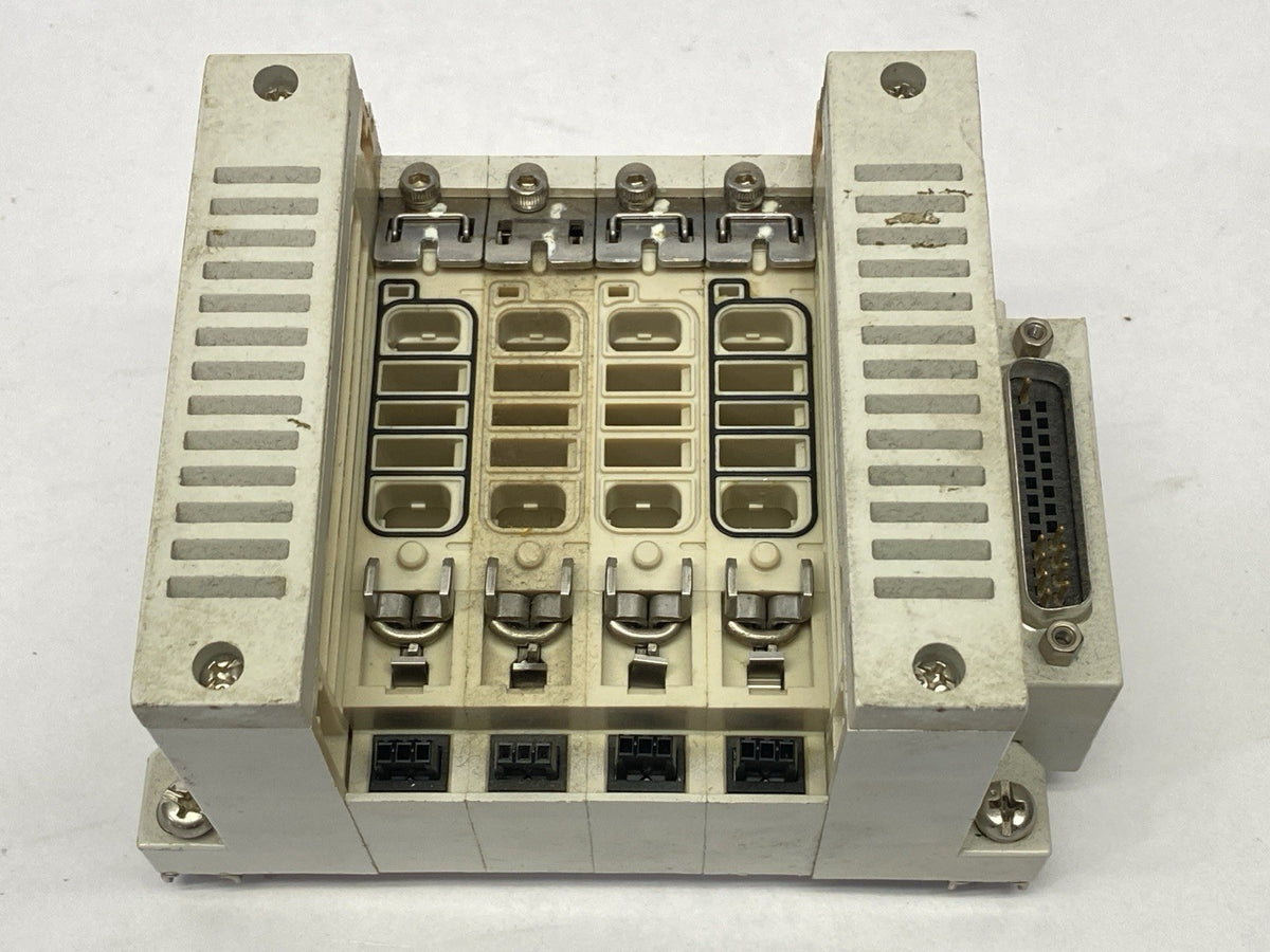 VV5Q21-04N7FU0-D05 | SMC Pneumatic Plug-In Manifold 4-Port - Used - Maverick Industrial Sales