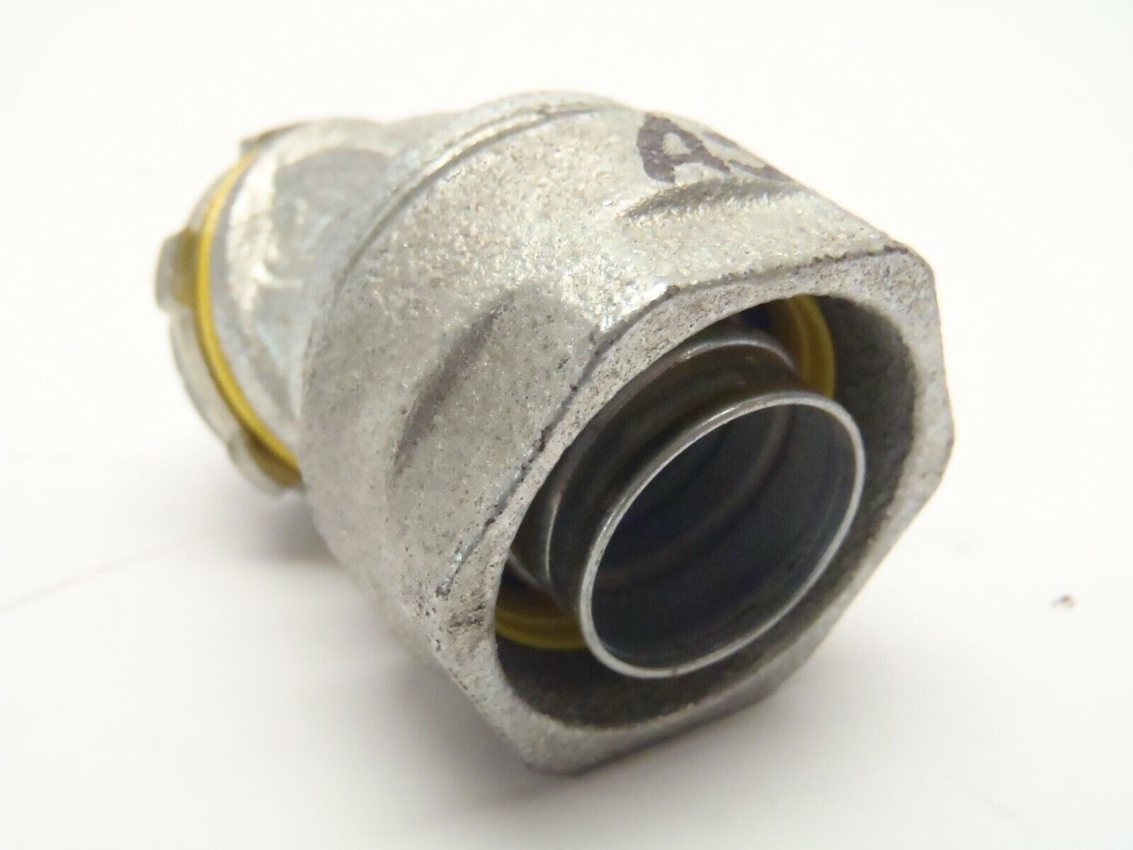 4Q-475 | OZ Gedney LiquidTight 45 Deg Connector 3/4" Inch w/ KO Sealing Ring - New Other - Maverick Industrial Sales