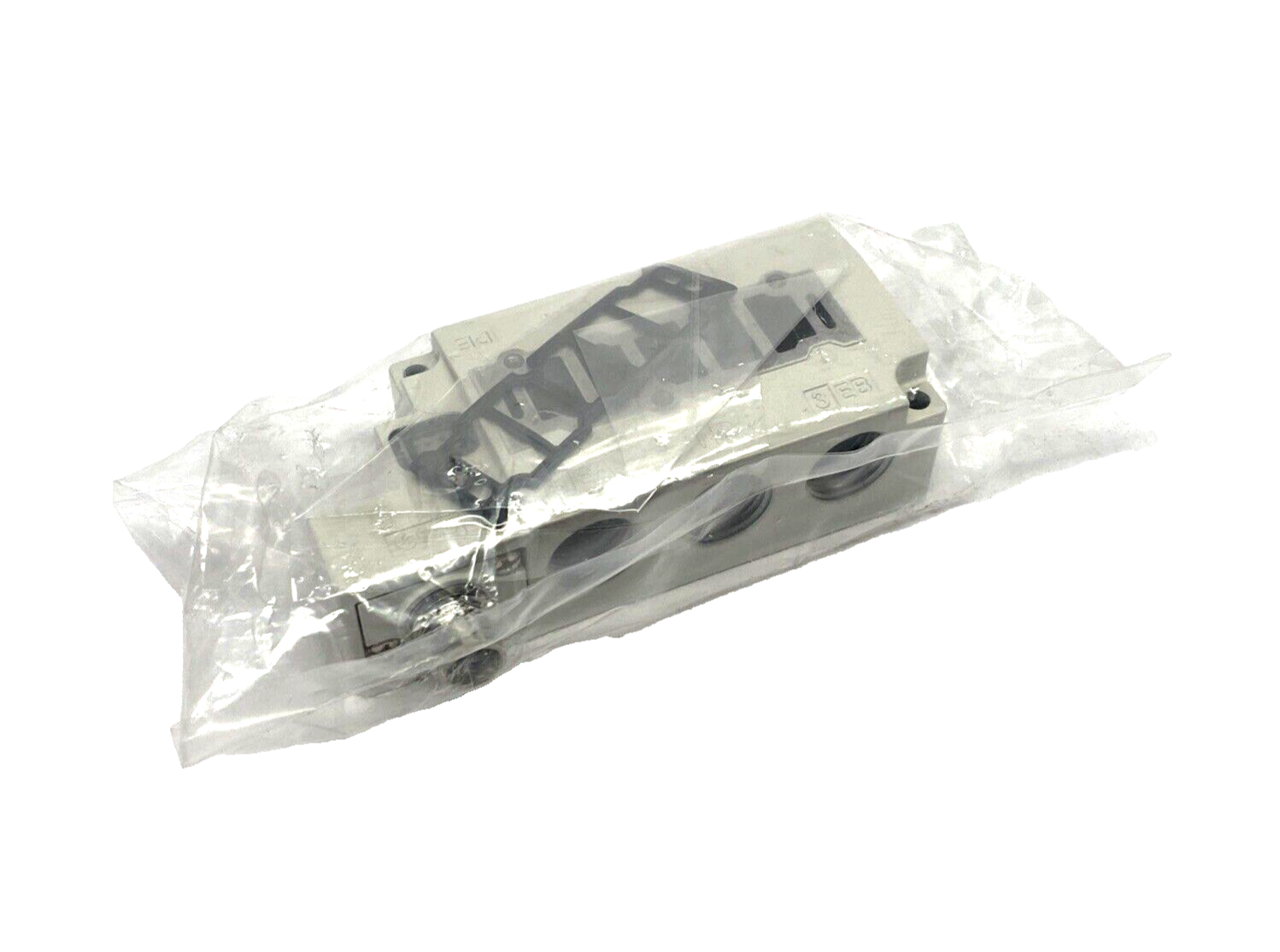SY70M-27-1-WO-03N | SMC Solenoid Valve Subplate - New - Maverick Industrial Sales