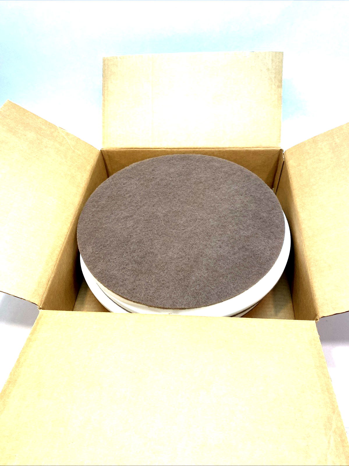 641397 | Global Industrial Melamine Floor Pad 17 - New – Open box - Maverick Industrial Sales