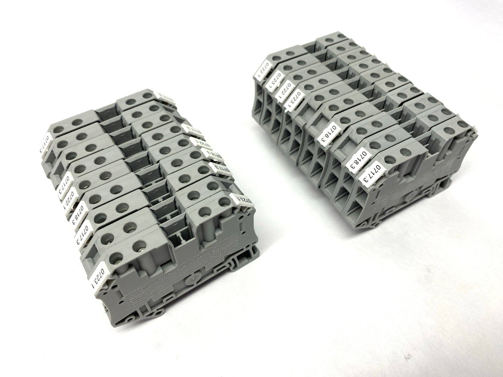 UT 4-QUATTRO | Phoenix Contact Terminal Blocks 3044571 w/ End Covers LOT OF 19 - Used - Maverick Industrial Sales