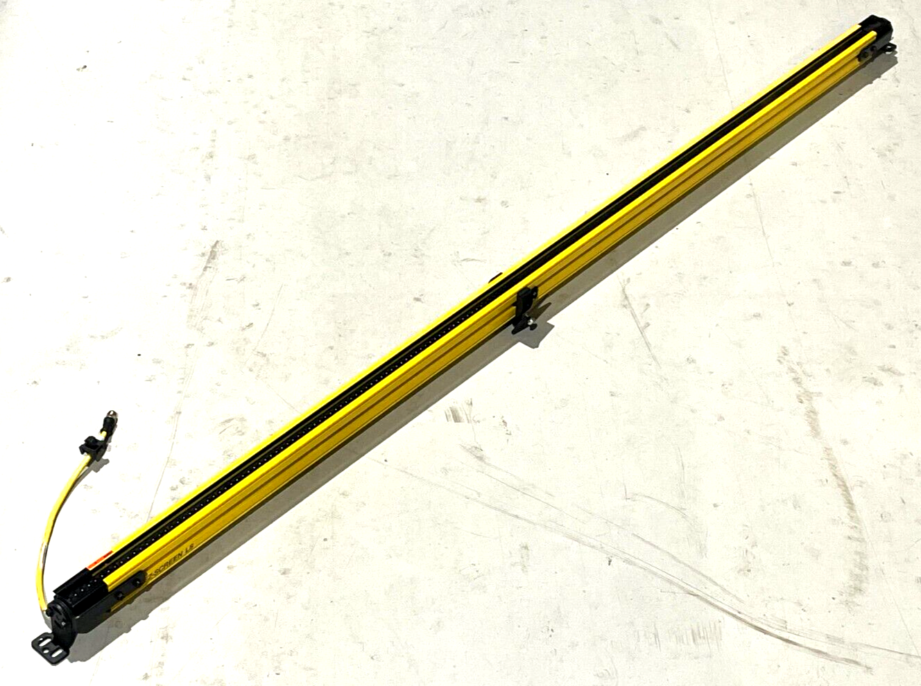 SLLCR23-1610-S | Banner SLLCE23-1610-S EZ-SCREEN Light Curtain Transmitter - Used - Maverick Industrial Sales