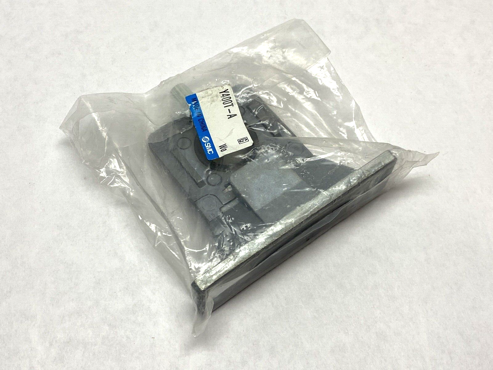 Y400T-A | SMC Spacer Interface AC MASS Pro w/ Mounting Bracket - New - Maverick Industrial Sales