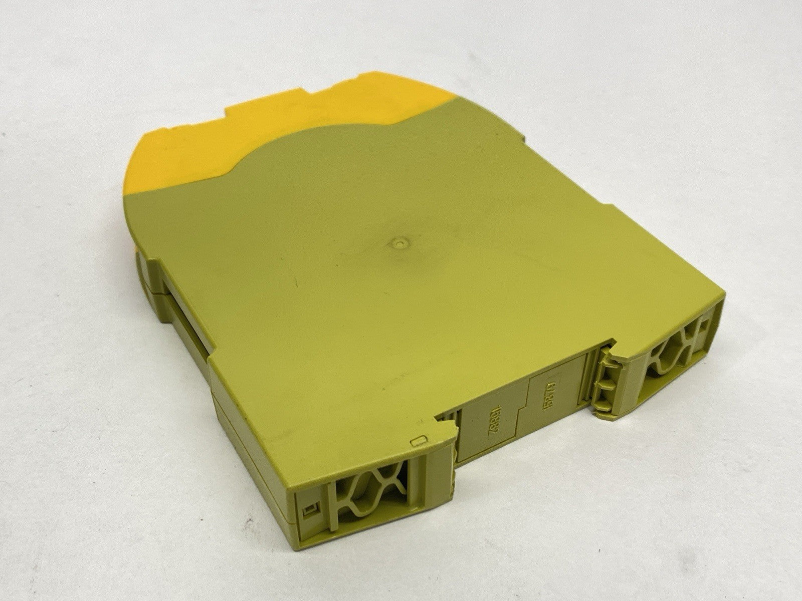 PNOZ s7 24VDC 4n/o 1n/c | Pilz sigma Contact Safety Relay Module 750107 - For parts or not working - Maverick Industrial Sales