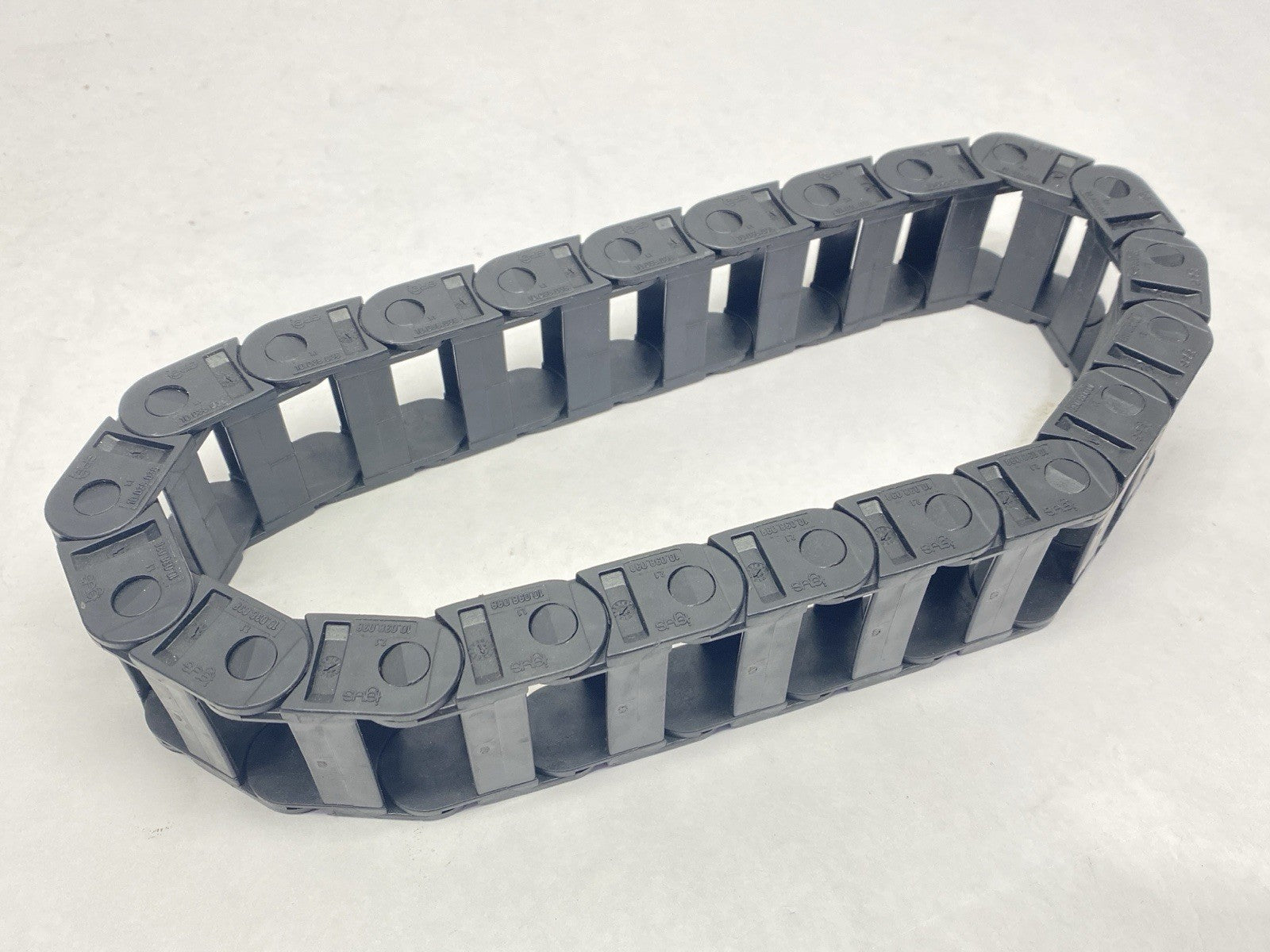 10.038.038 | Igus E2 Series Energy Chain 22 Links 2.2ft Length - New Other - Maverick Industrial Sales