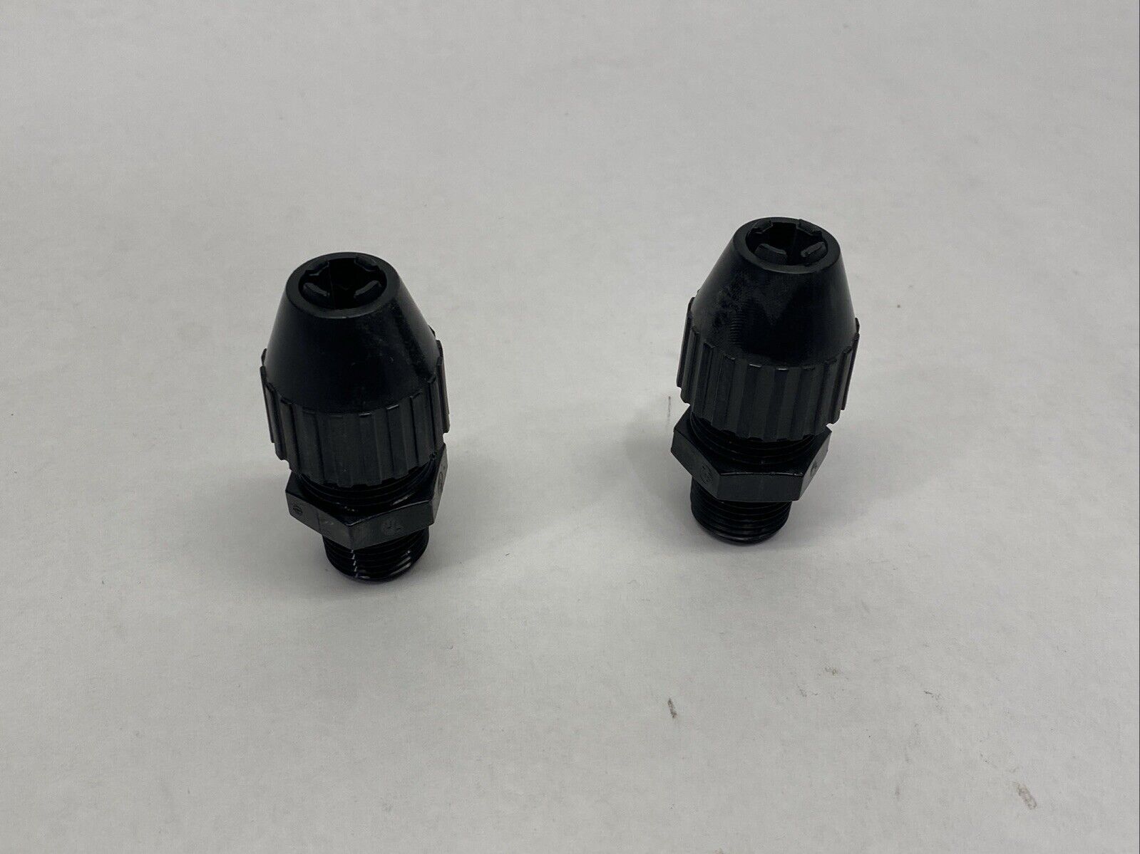 2672 | T&B Thomas & Betts 1/2" Liquid Tight Strain Relief .250-.400" Cord LOT OF 2 - New Other - Maverick Industrial Sales