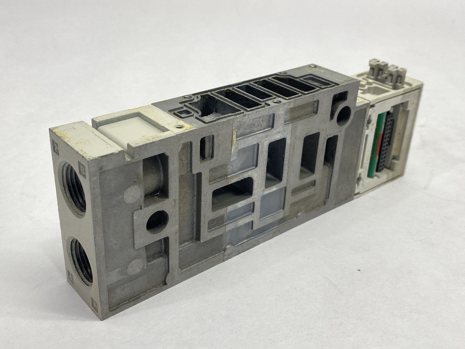 SMC VQ4000 Pneumatic Manifold Base Unit - Used - Maverick Industrial Sales