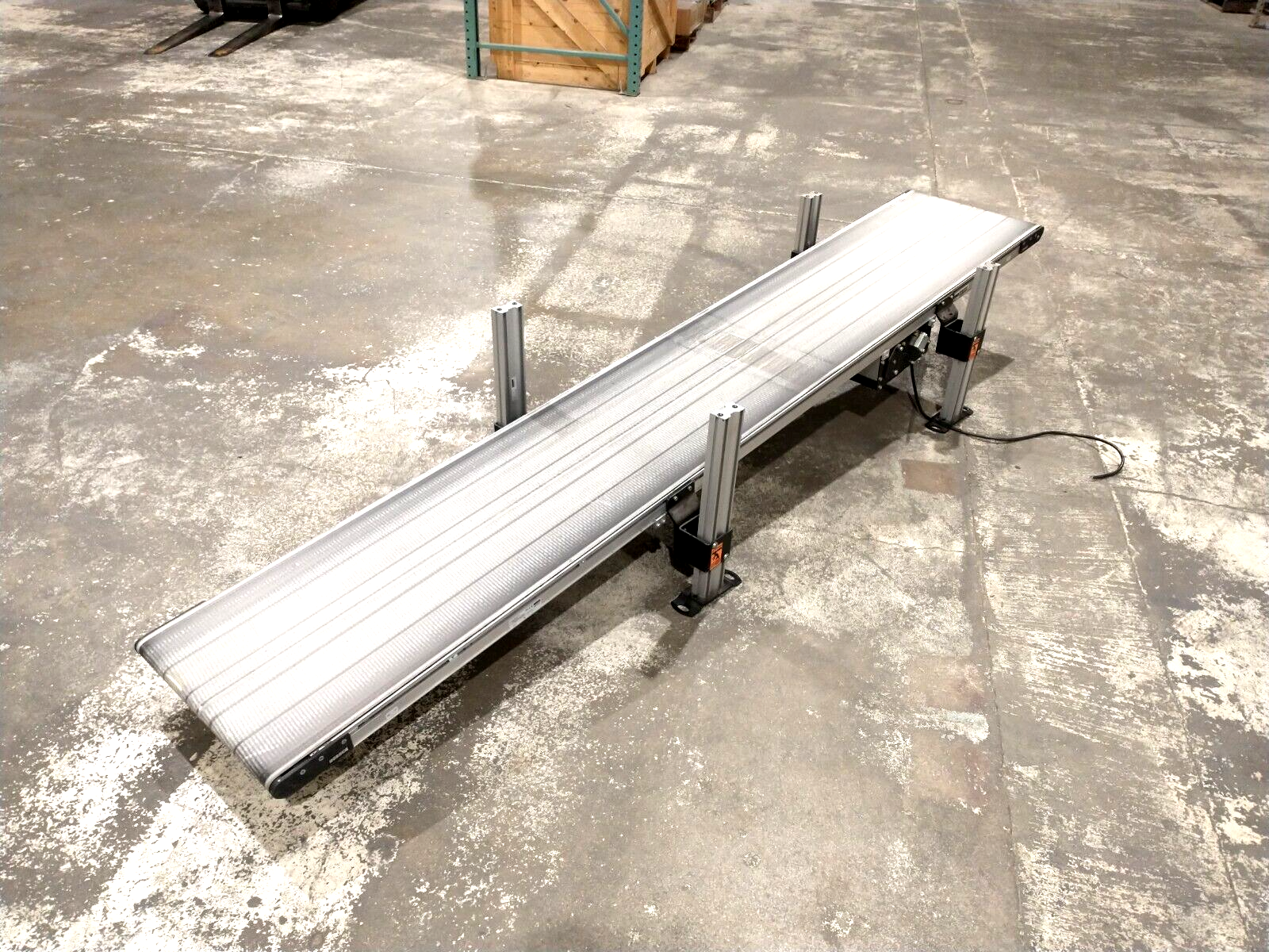 Dorner 252M18‑0900200A040401 2200 Series Flat Belt Center Drive Conveyor 9′L × 18″W (No Side Rails) - Maverick Industrial Sales