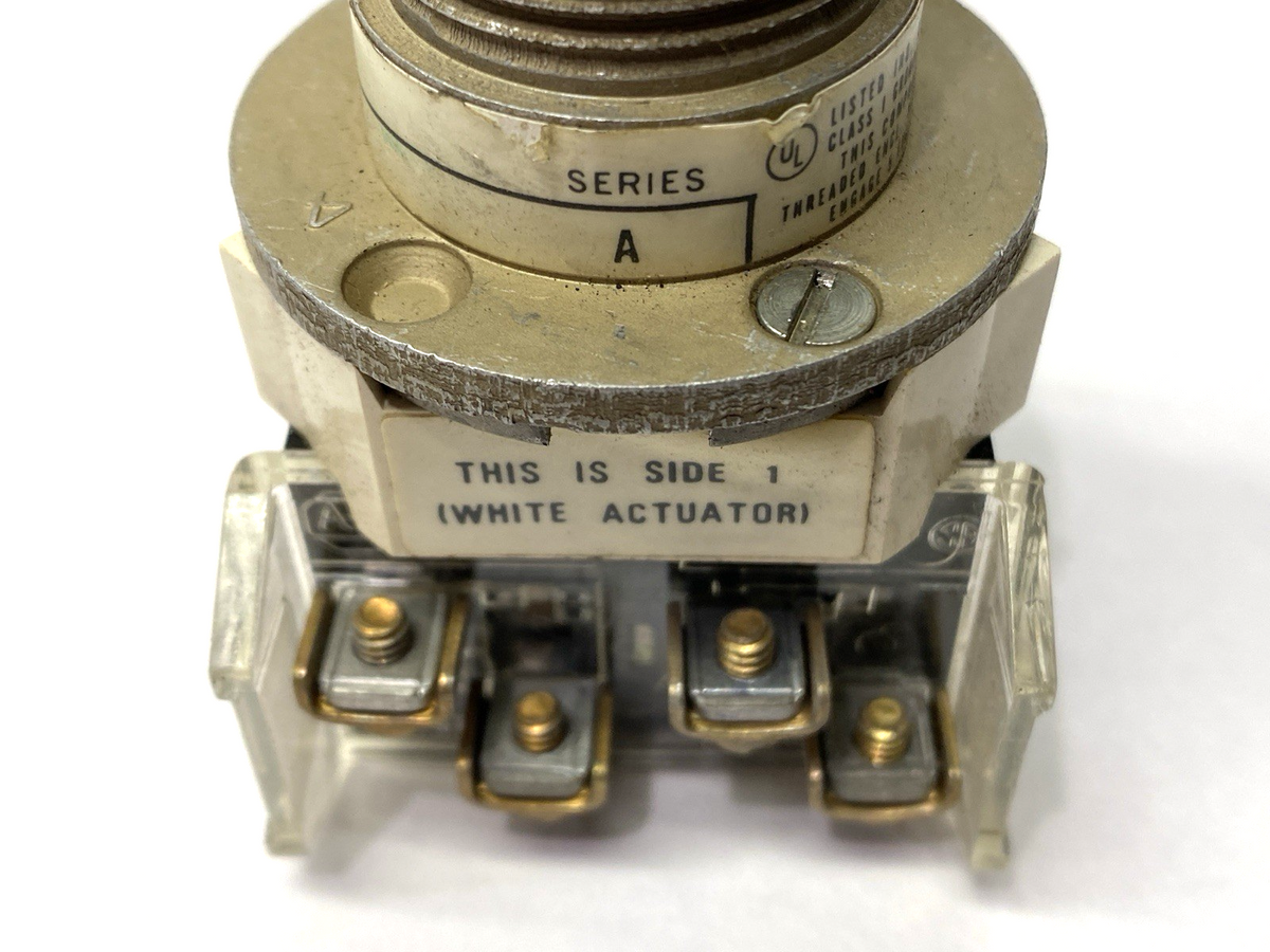 800H-JP42KB7 Ser. A | Allen Bradley Heavy Duty Key Operated Selector Switch - Used - Maverick Industrial Sales